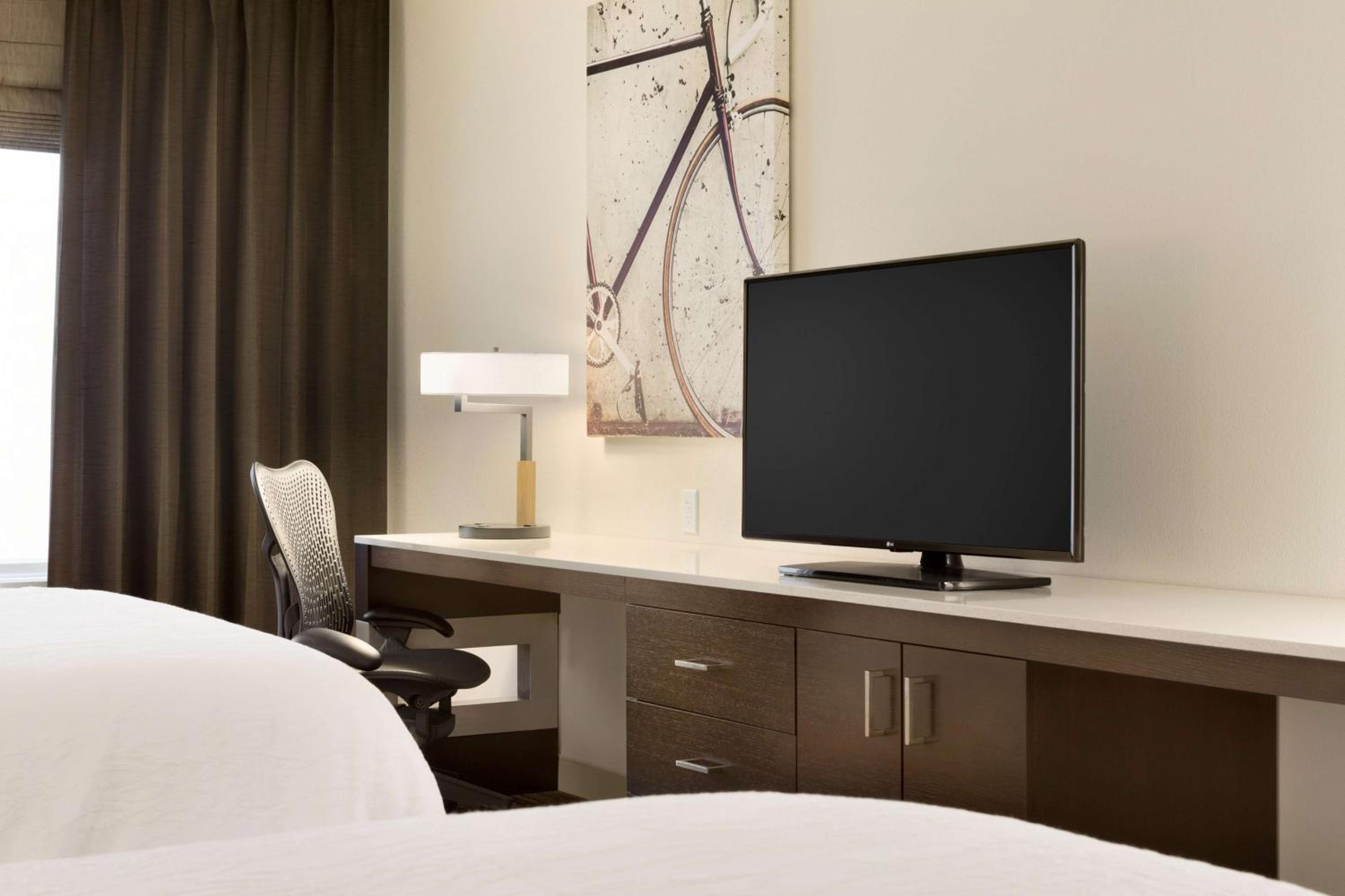 Queen Room with Two Queen Beds - Mobility Access photo 2