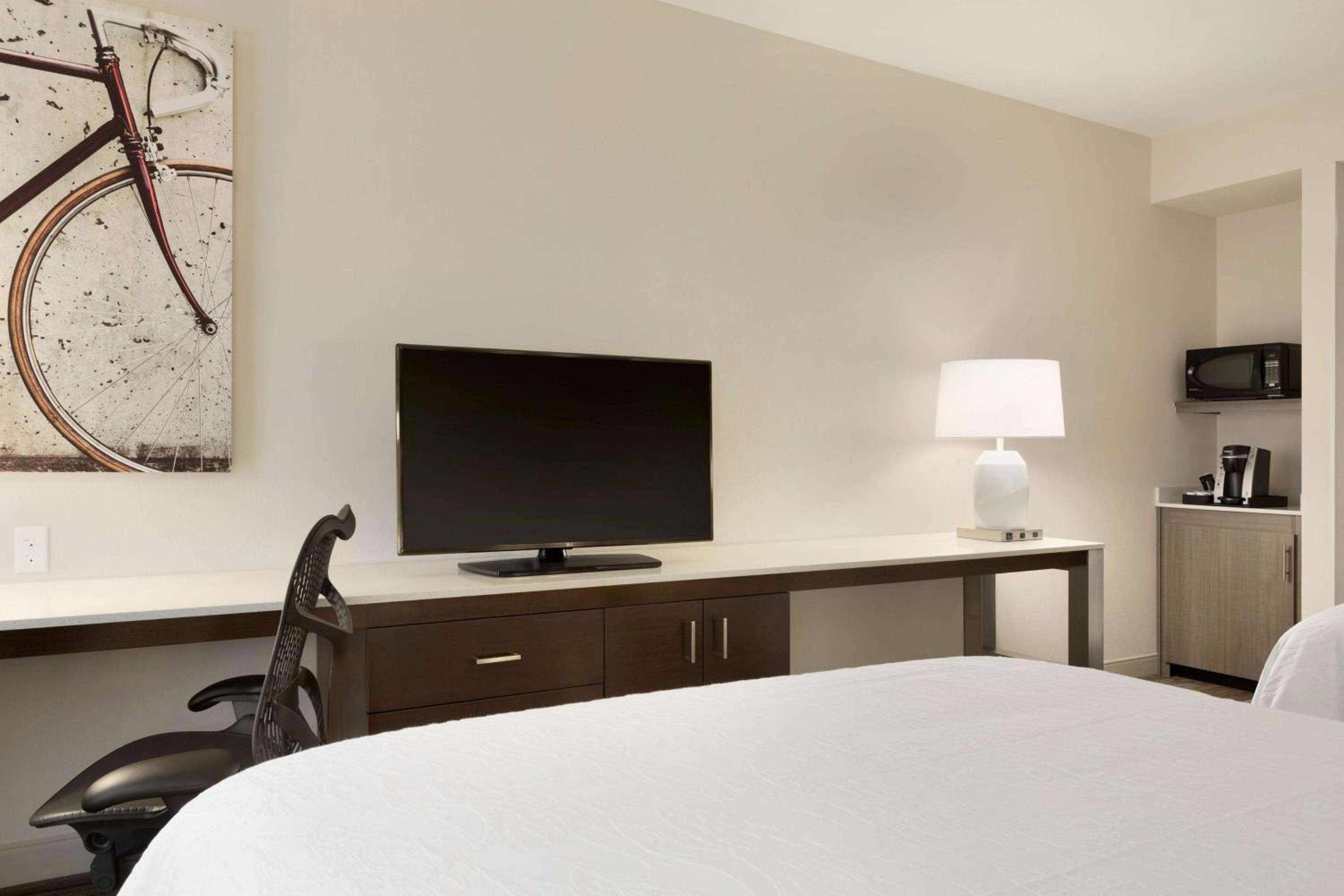 Queen Room with Two Queen Beds - Mobility Access photo 3