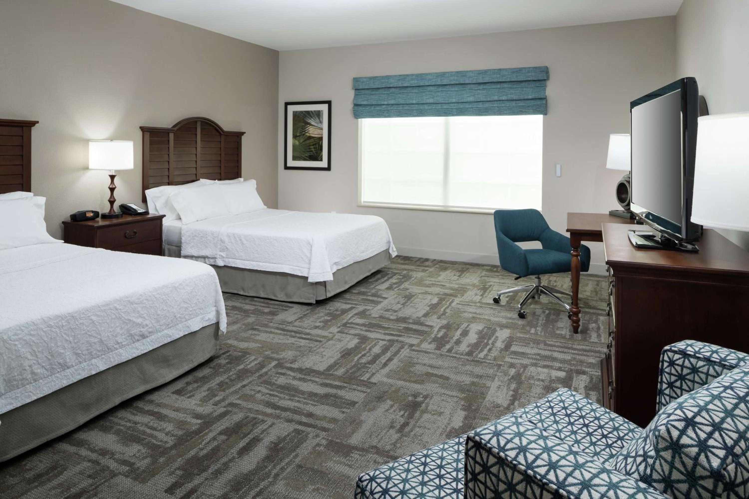 Queen Room with Two Queen Beds - Hearing Access/Non-Smoking photo 1
