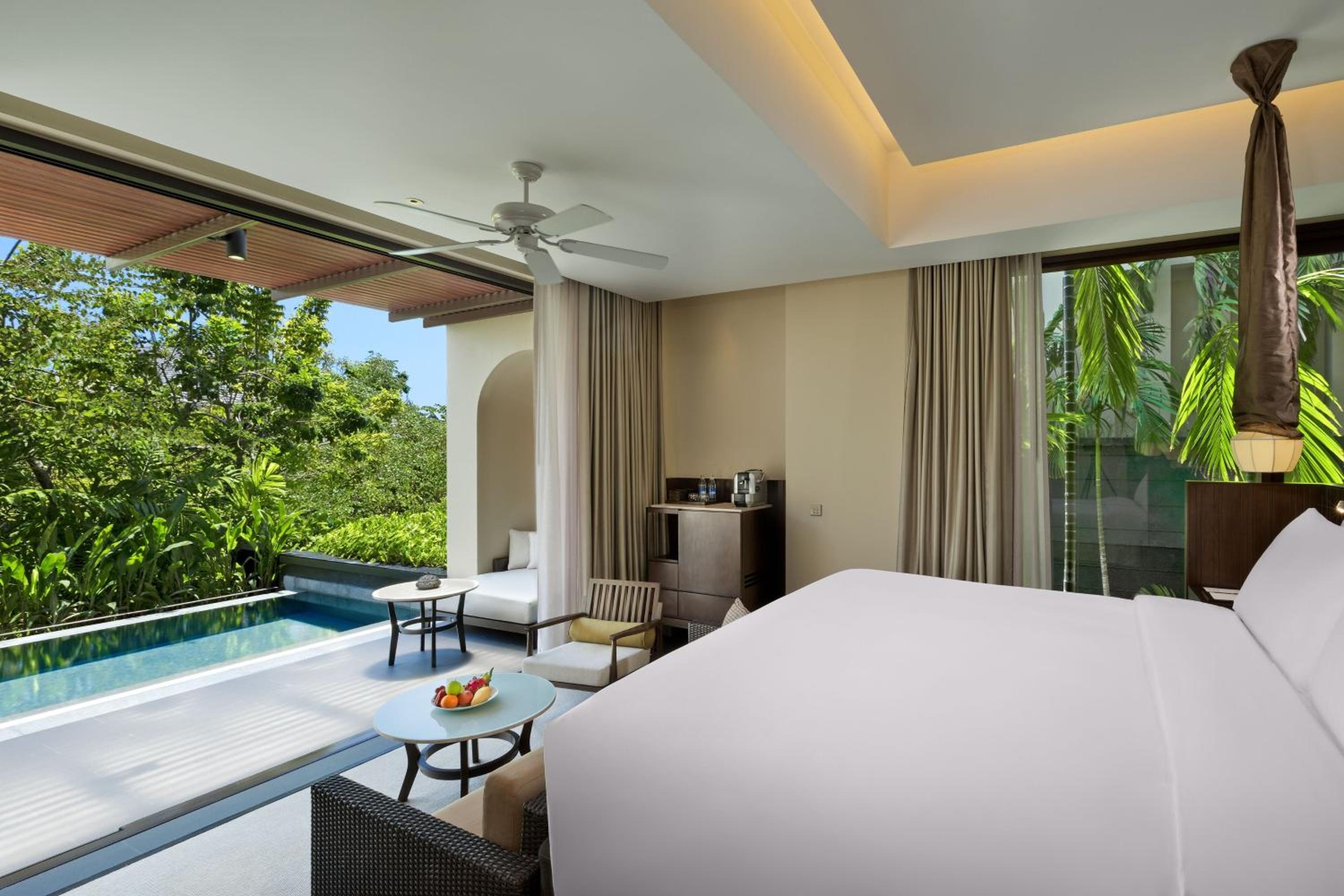 Jungle Suite with 1 King, 1 Bedroom Suite, 1 King, Sofa bed