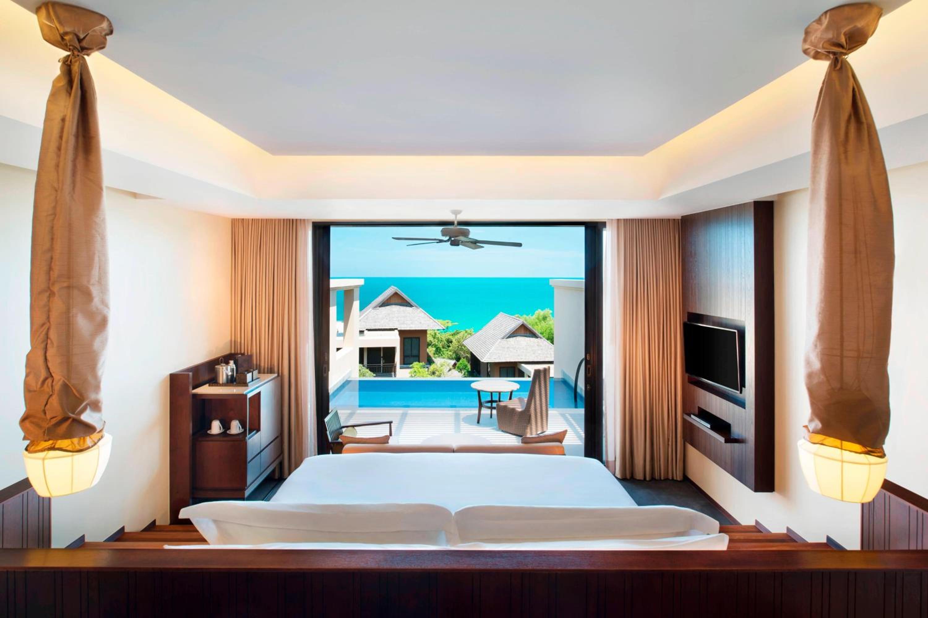 Ocean Pool, 1 Bedroom Suite, 1 King, Sofa bed
