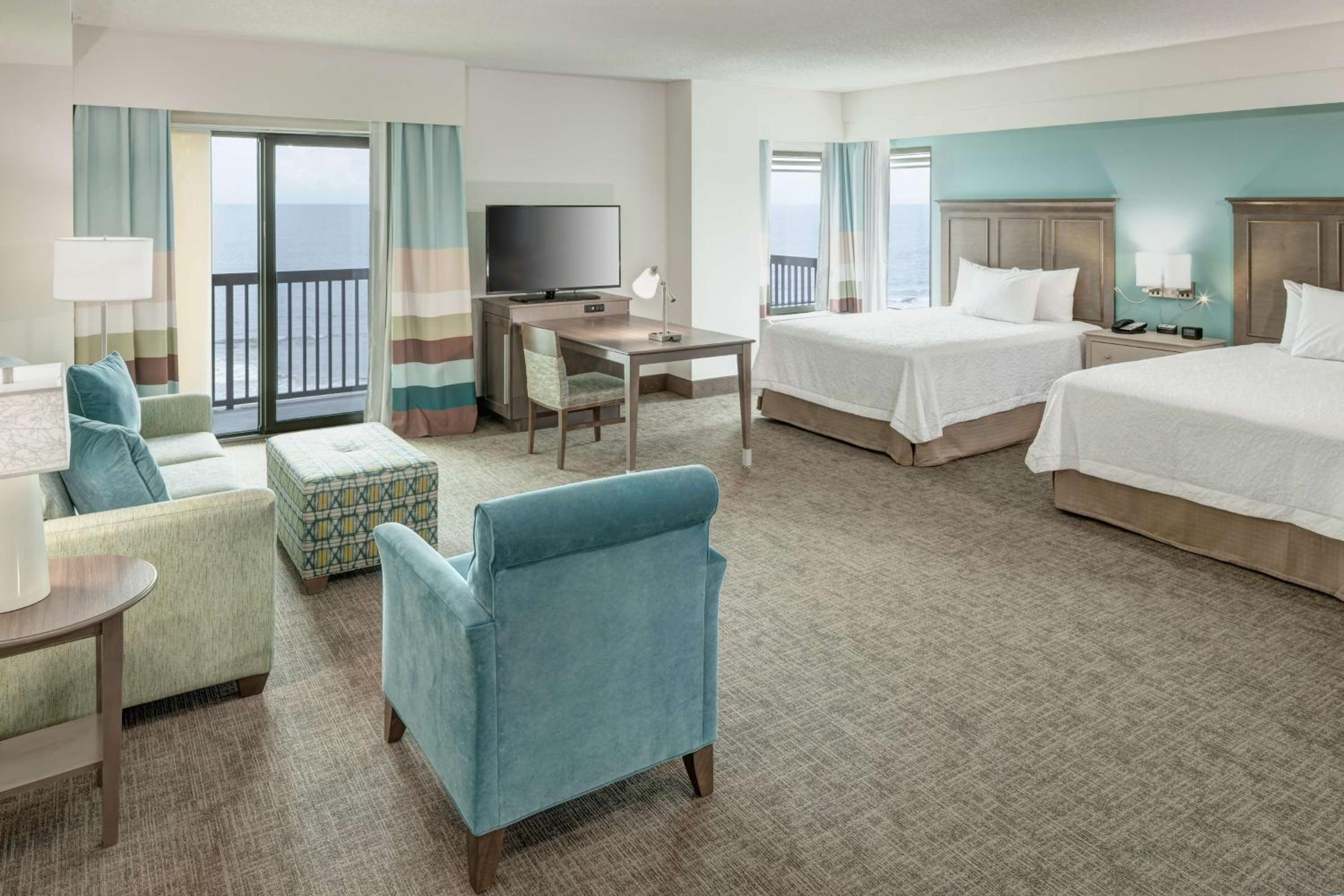 Queen Suite Oceanfront with Two Queen Beds and Balcony