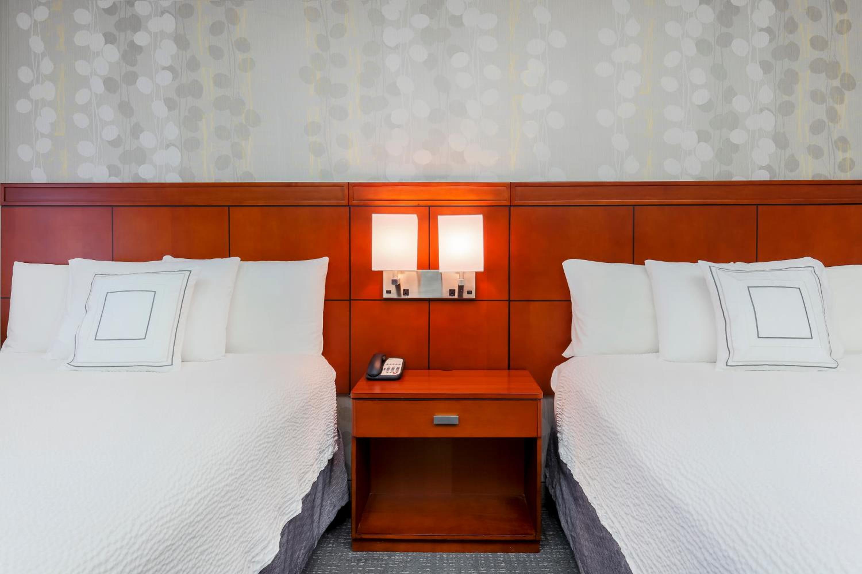 Queen Room with Two Queen Beds - Photo 1
