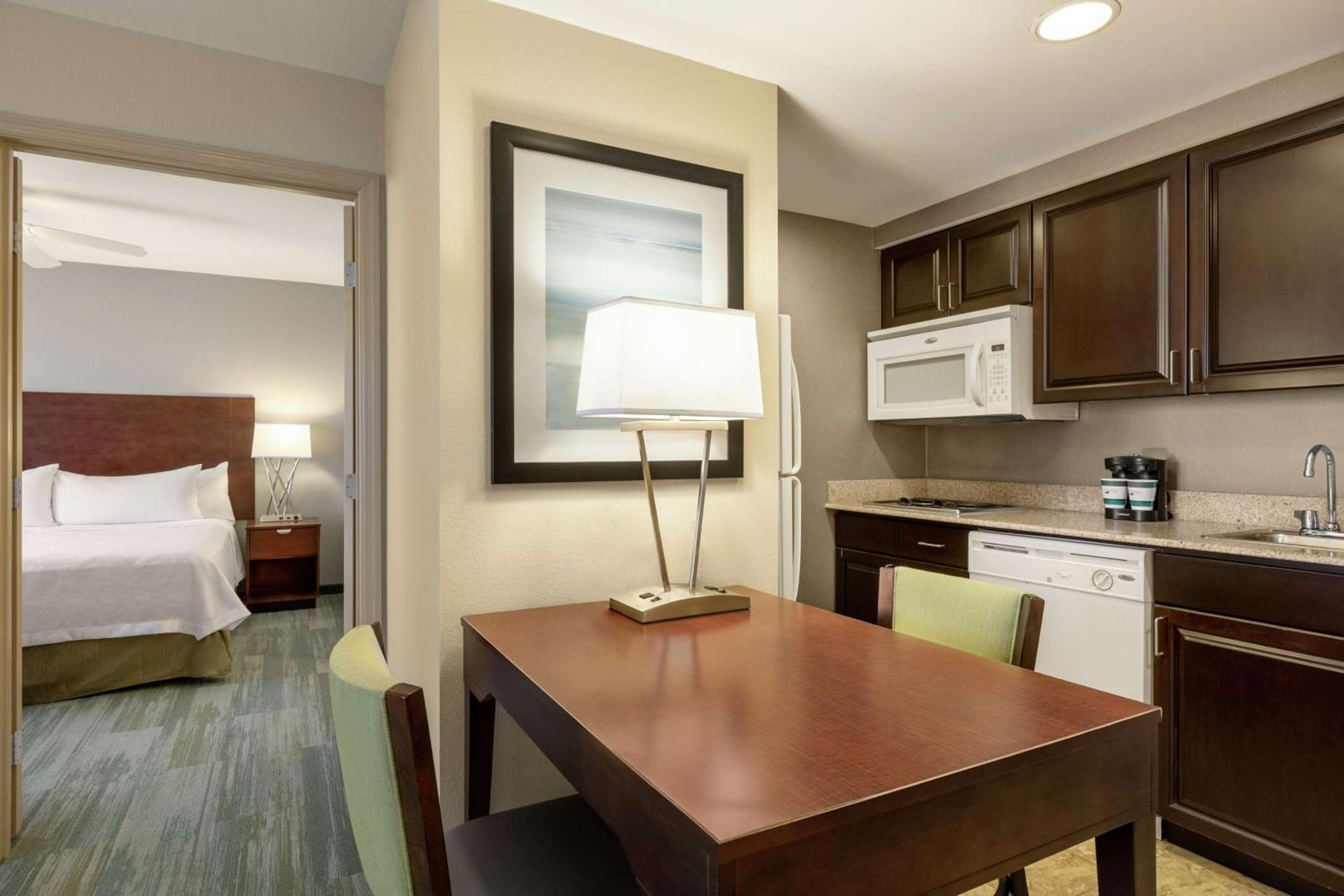 One-Bedroom King Suite - Non-Smoking - Photo 5