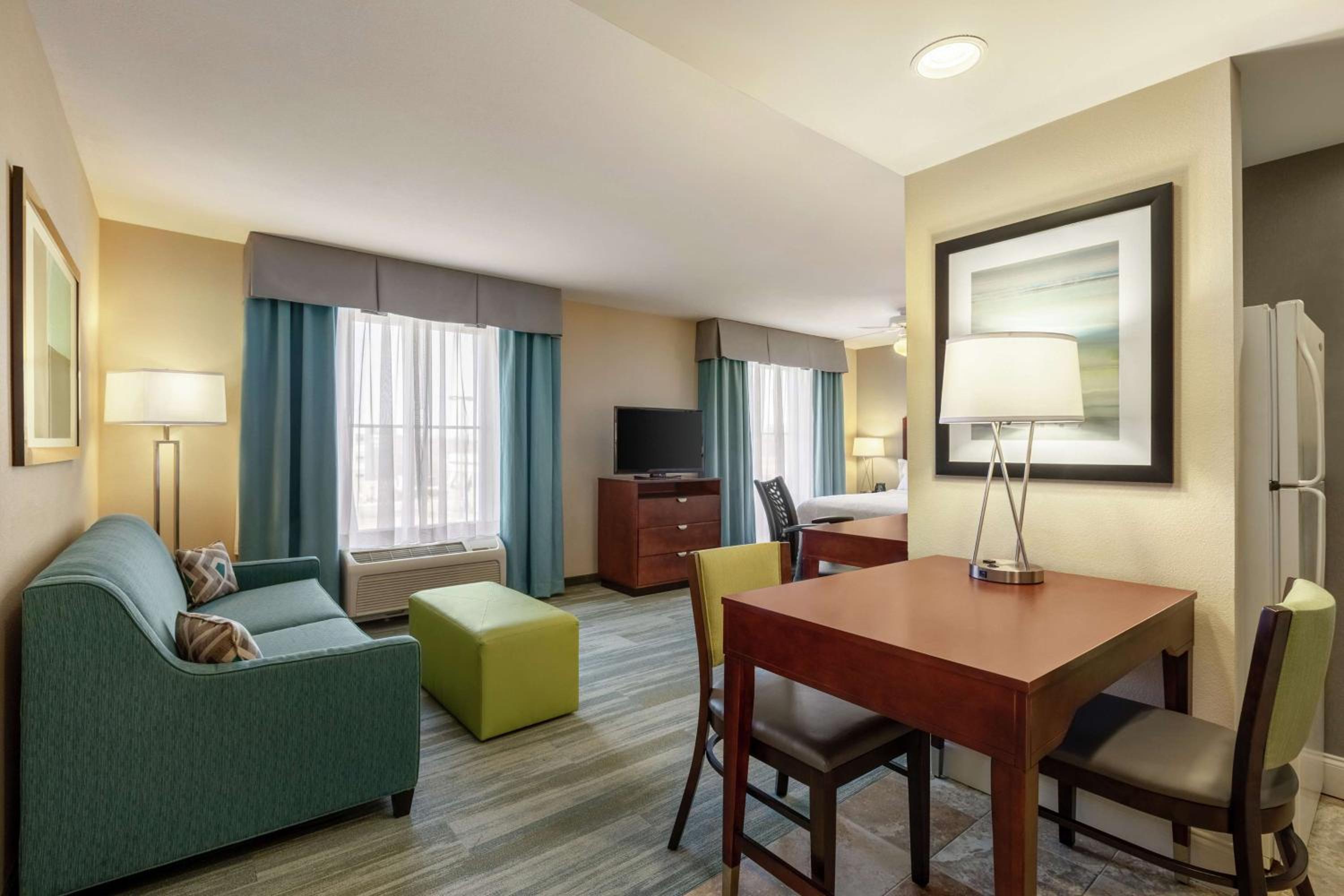 King Studio Suite - Non-Smoking - Photo 2
