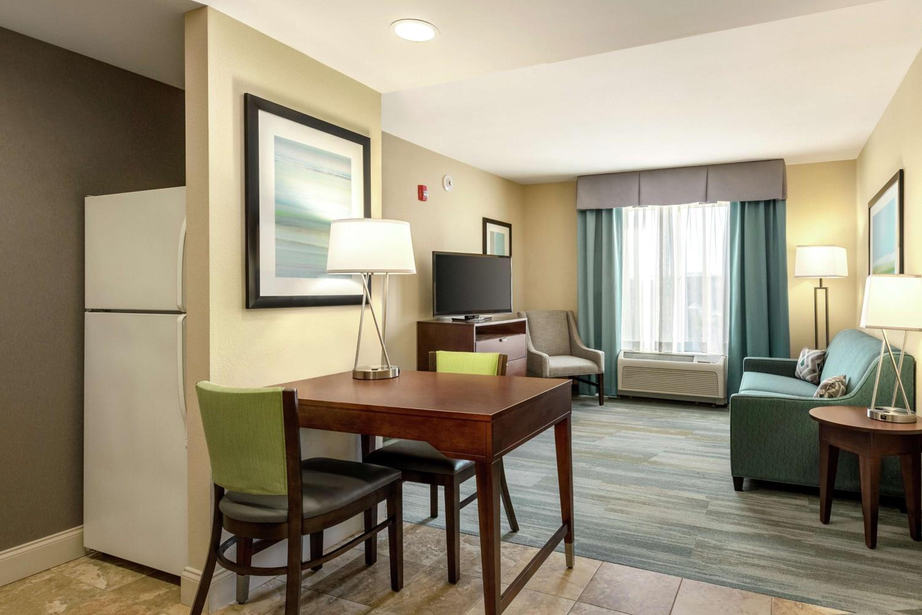 King Suite - Hearing Access/Non-Smoking - Photo 1