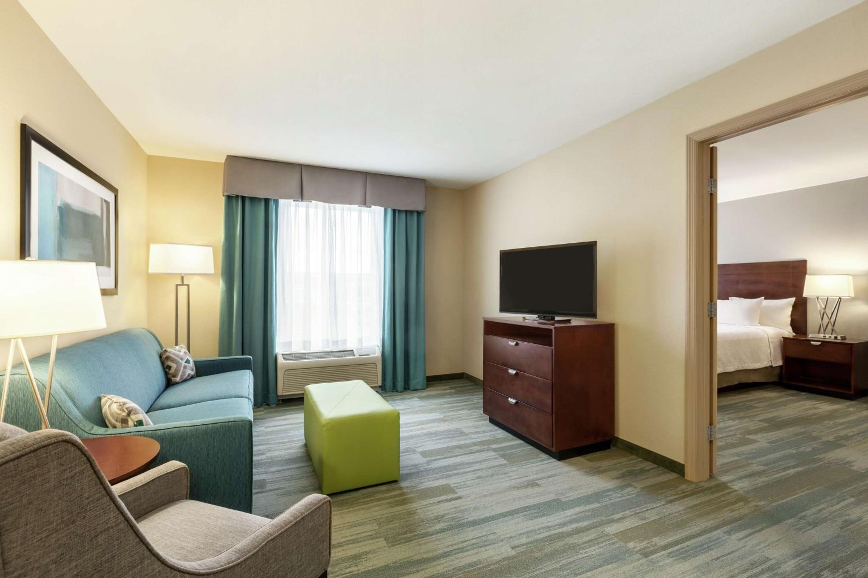 Two Bedroom Suite with One King and Two Queen Beds - Non-Smoking - Photo 1