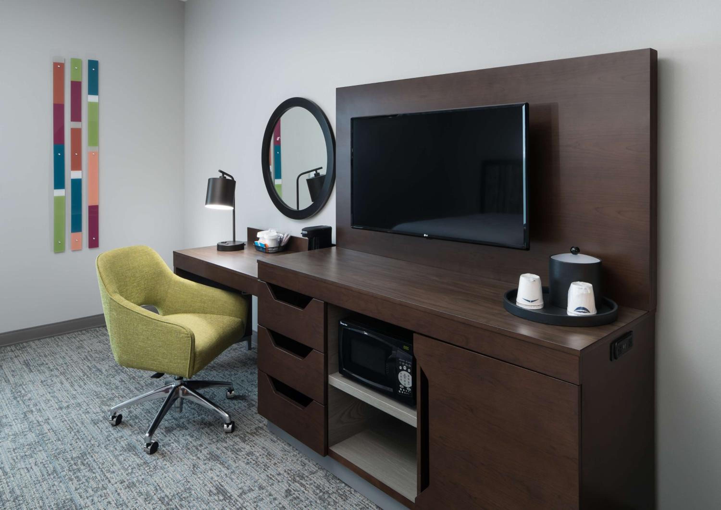 King Room - Non-Smoking - Photo 2
