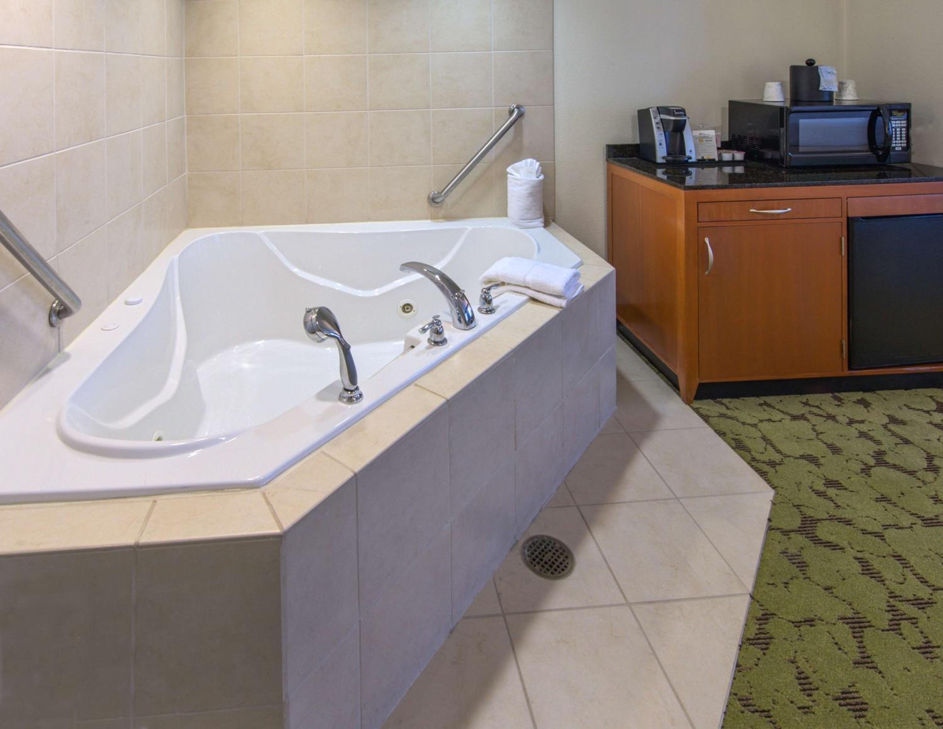 King Room with Whirlpool photo 3