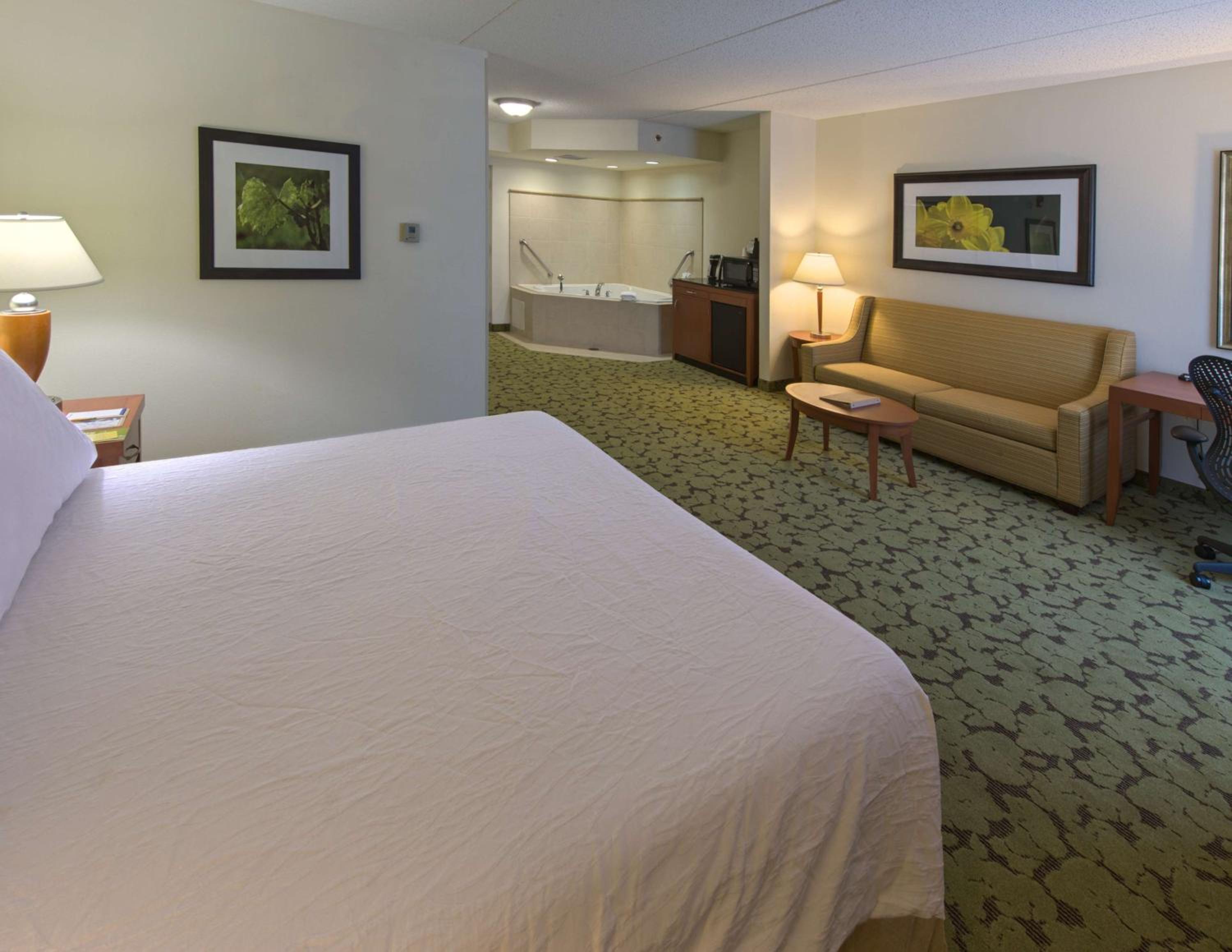 King Room with Whirlpool photo 1