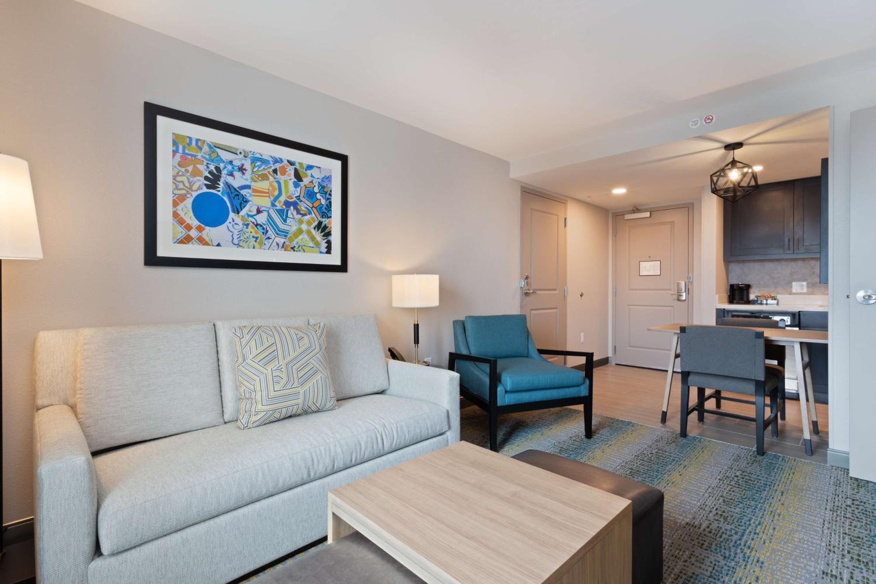 One-Bedroom Queen Suite with Two Queen Beds - Photo 5