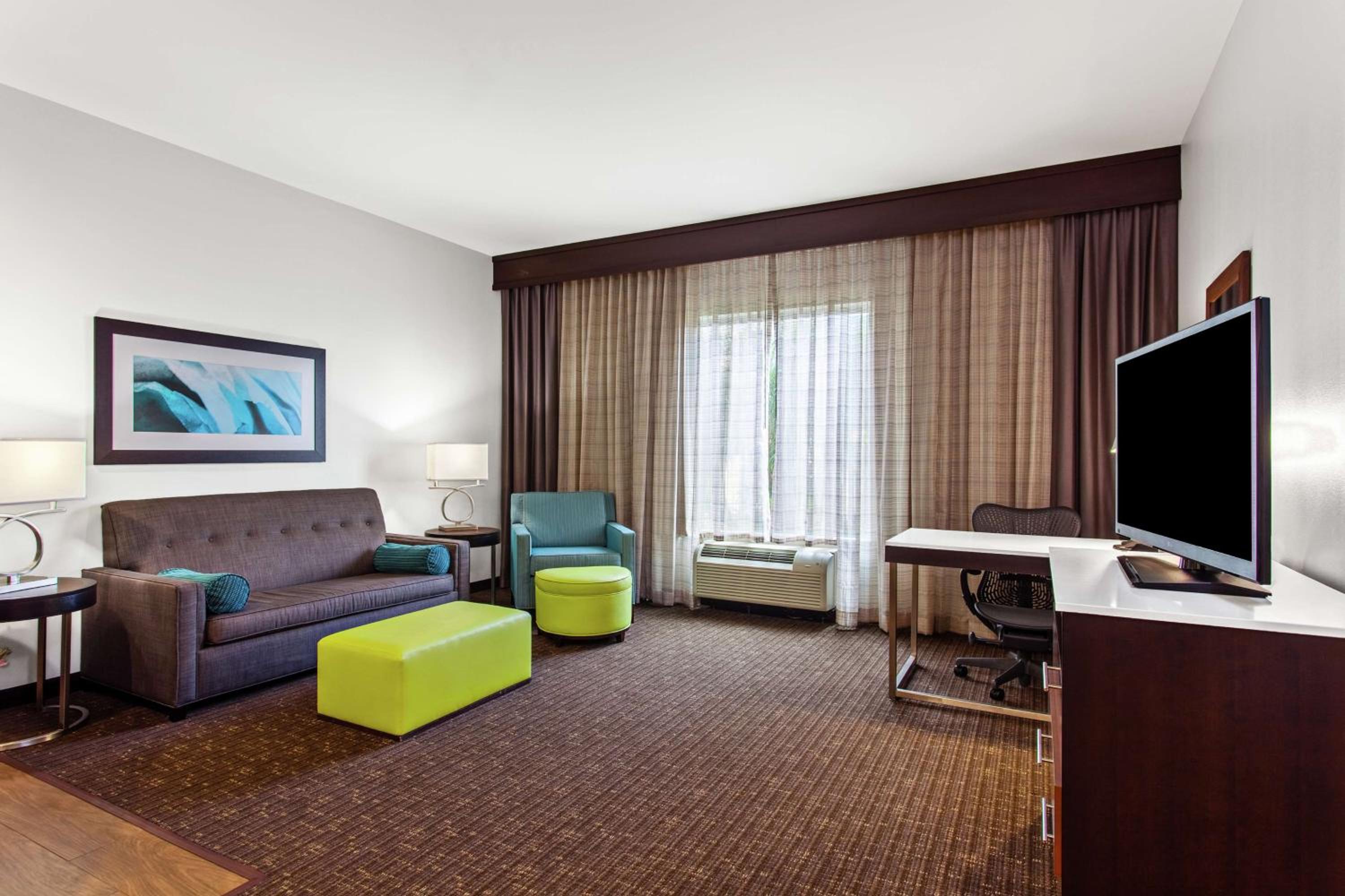One-Bedroom King Suite photo 1