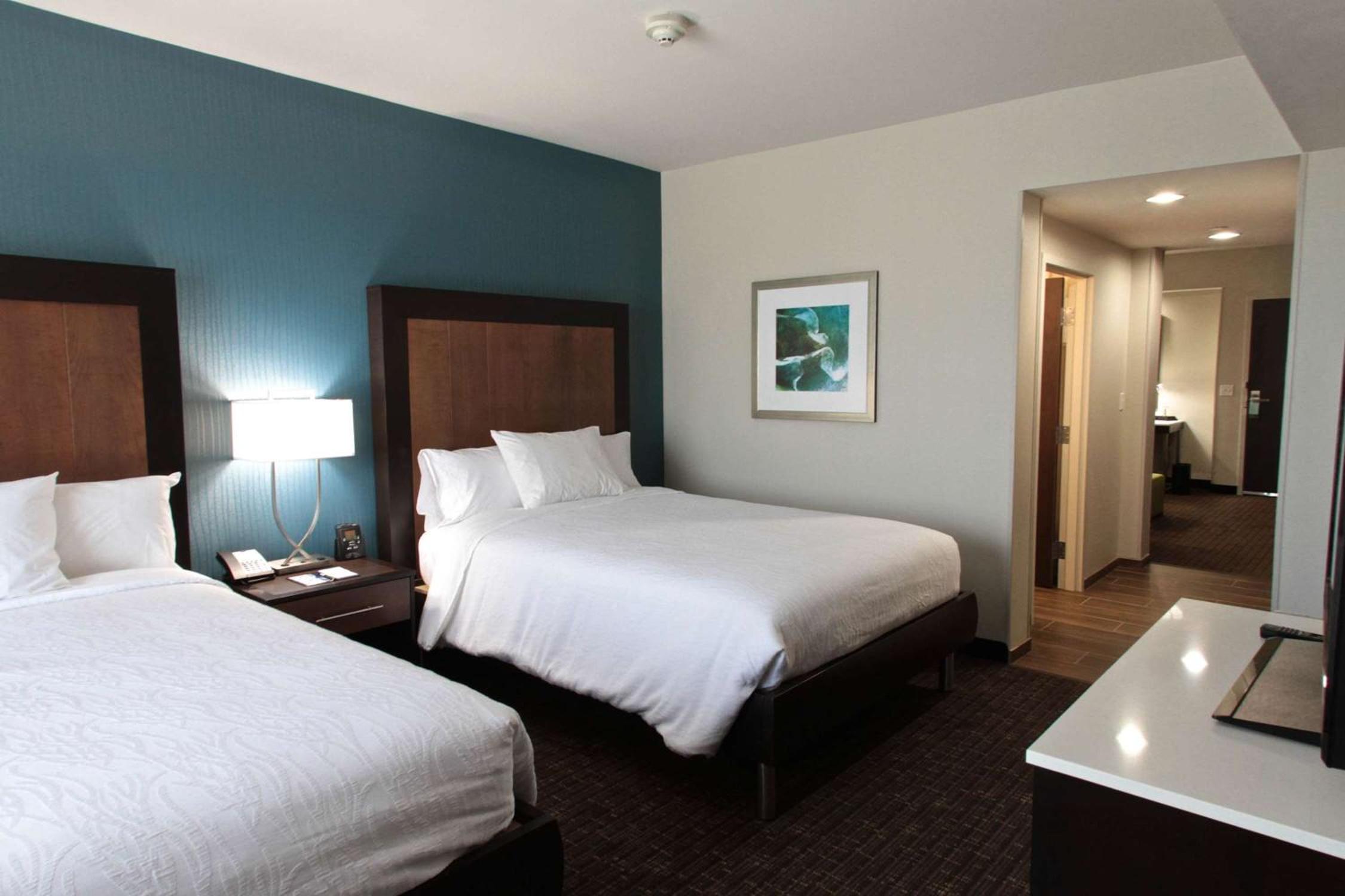 Junior Suite with Two Queen Beds photo 2