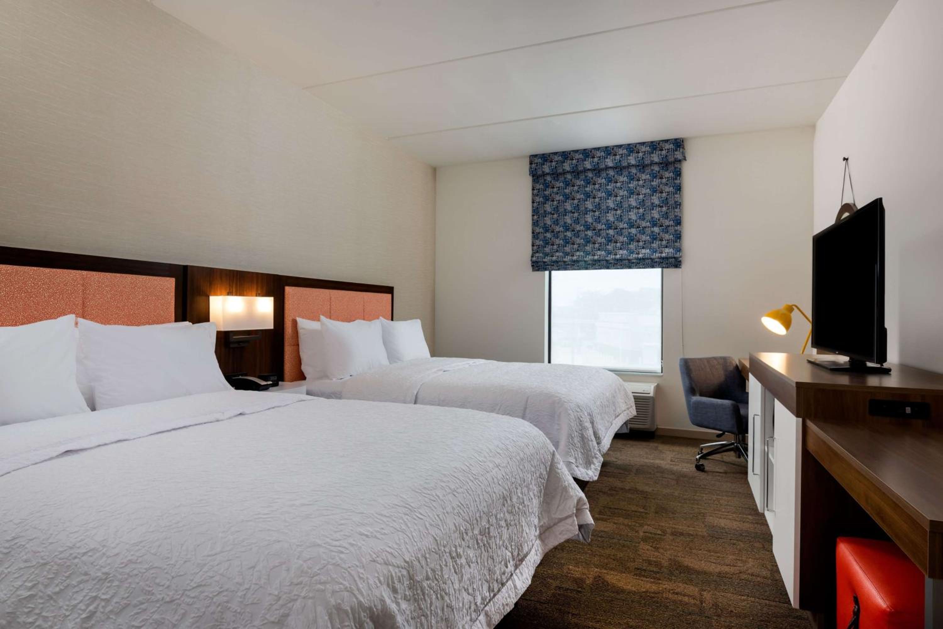 Queen Room with Two Queen Beds and Roll-In Shower - Mobility and Hearing Access/Non-Smoking