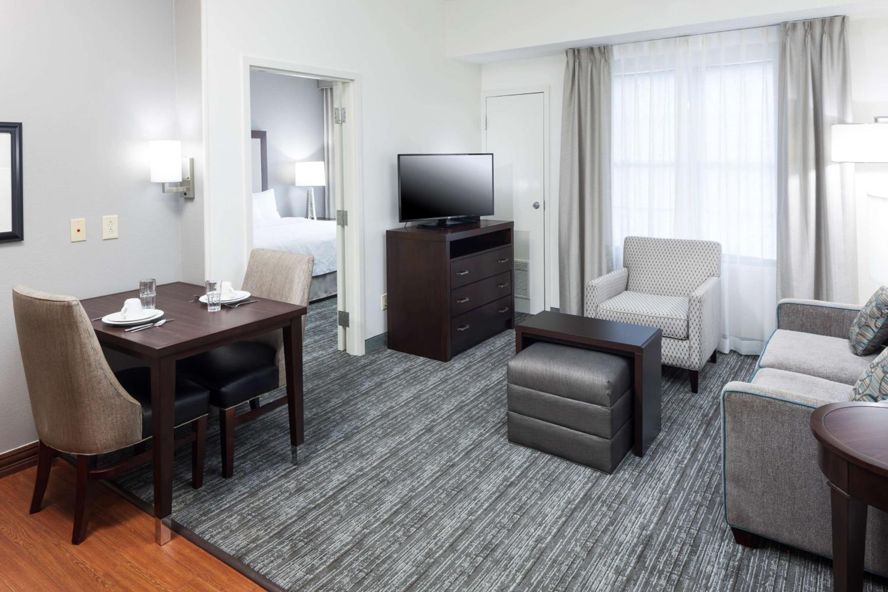 One-Bedroom King Suite - Non-Smoking - Photo 2