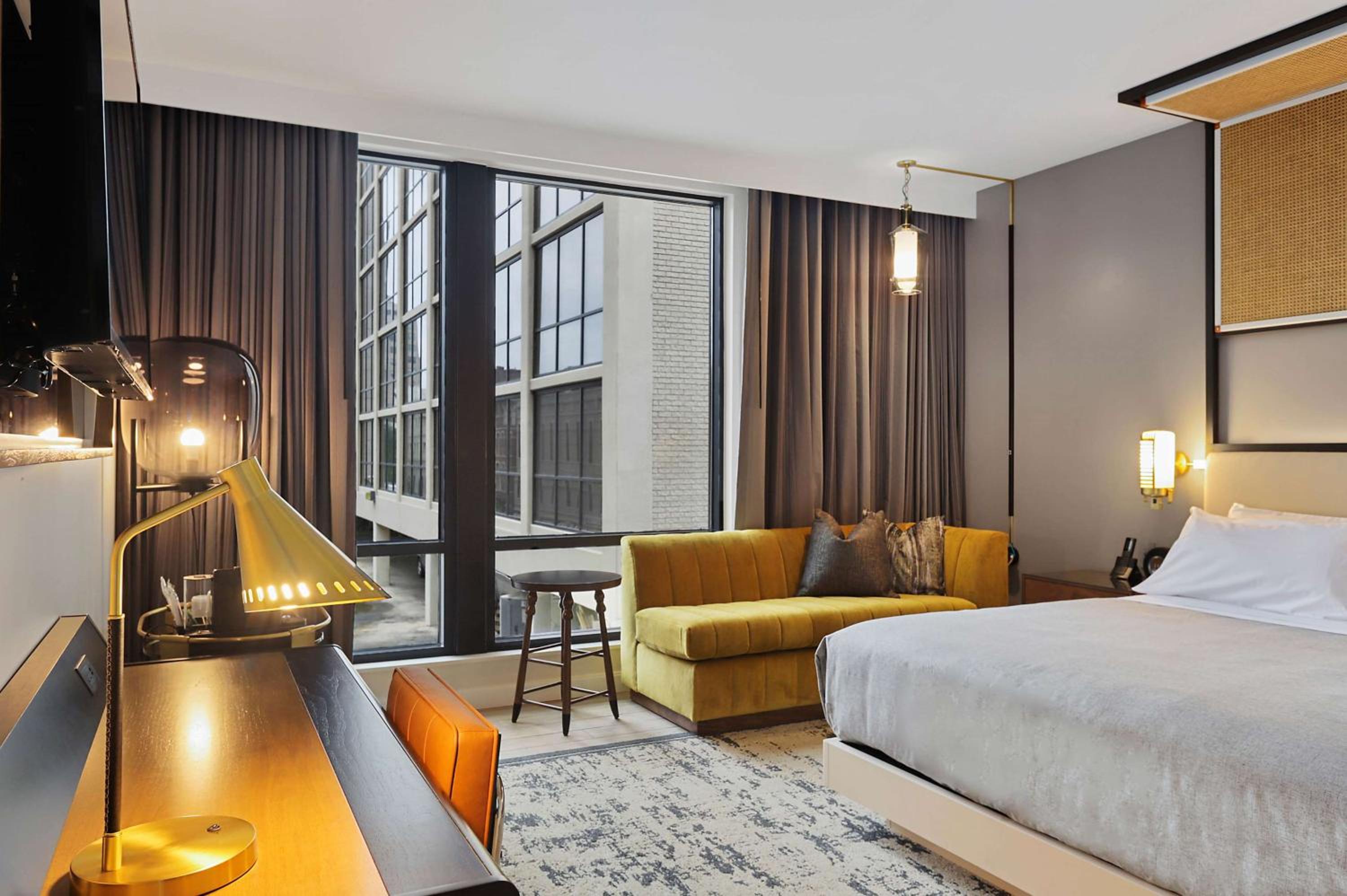 King Corner Room with Sofa Bed - Photo 4