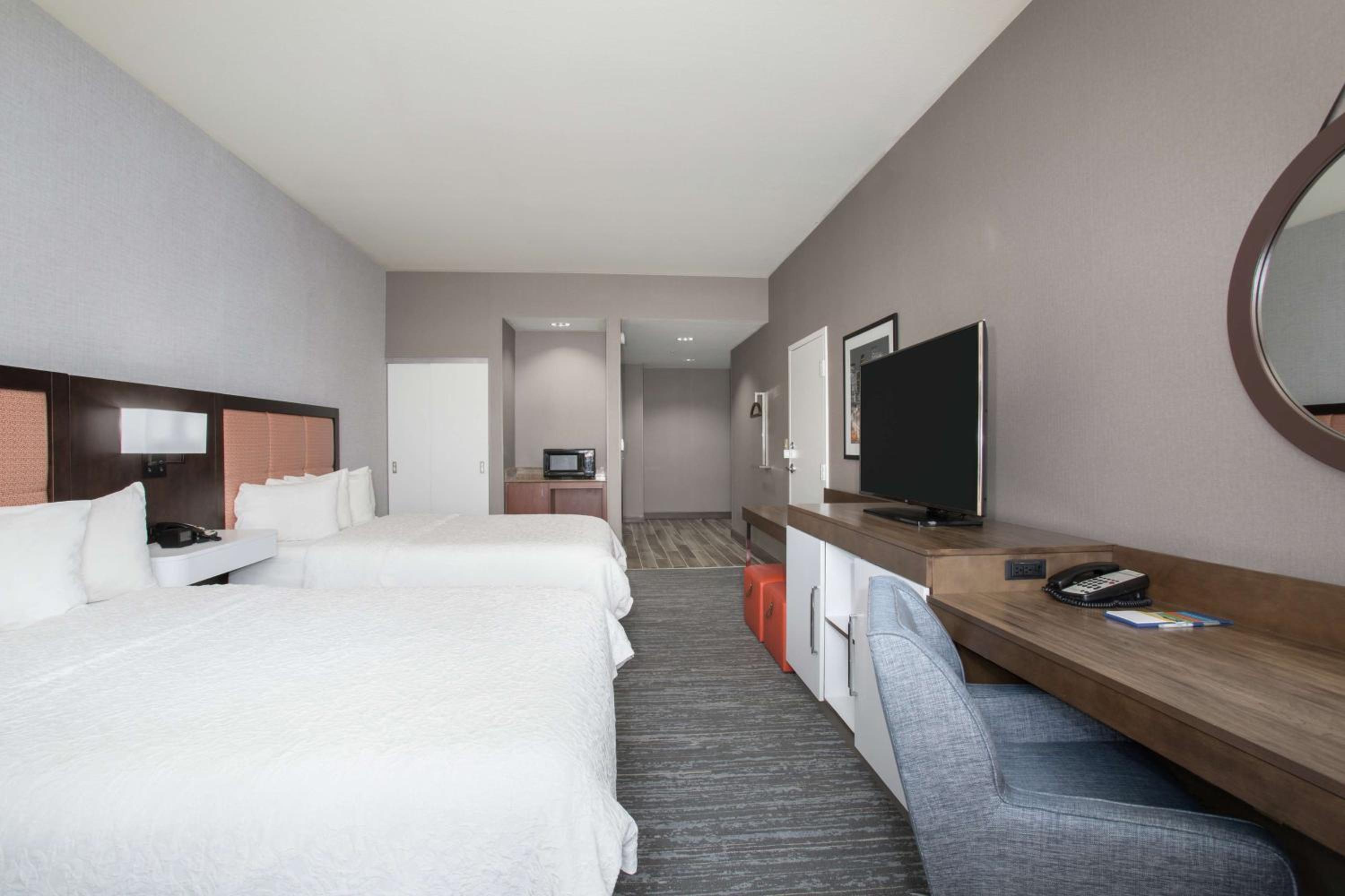 Queen Room with Two Queen Beds - Mobility Access/Non-Smoking