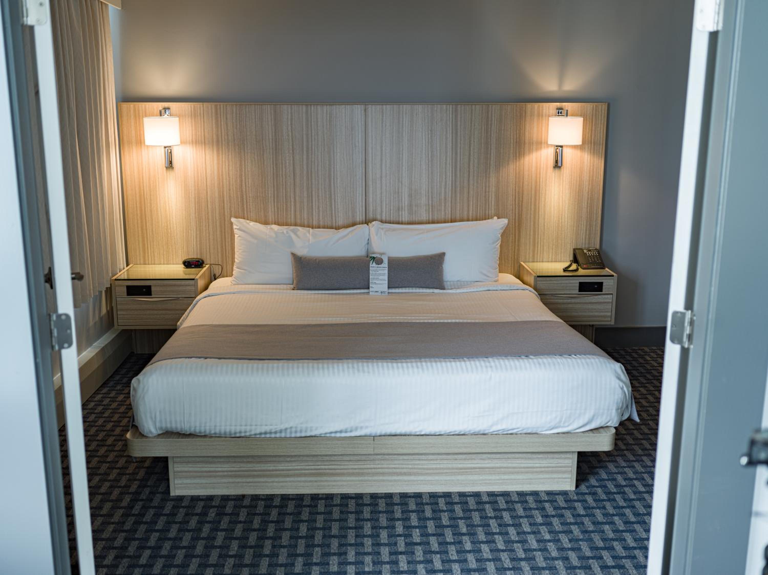 Executive Suite - Photo 20