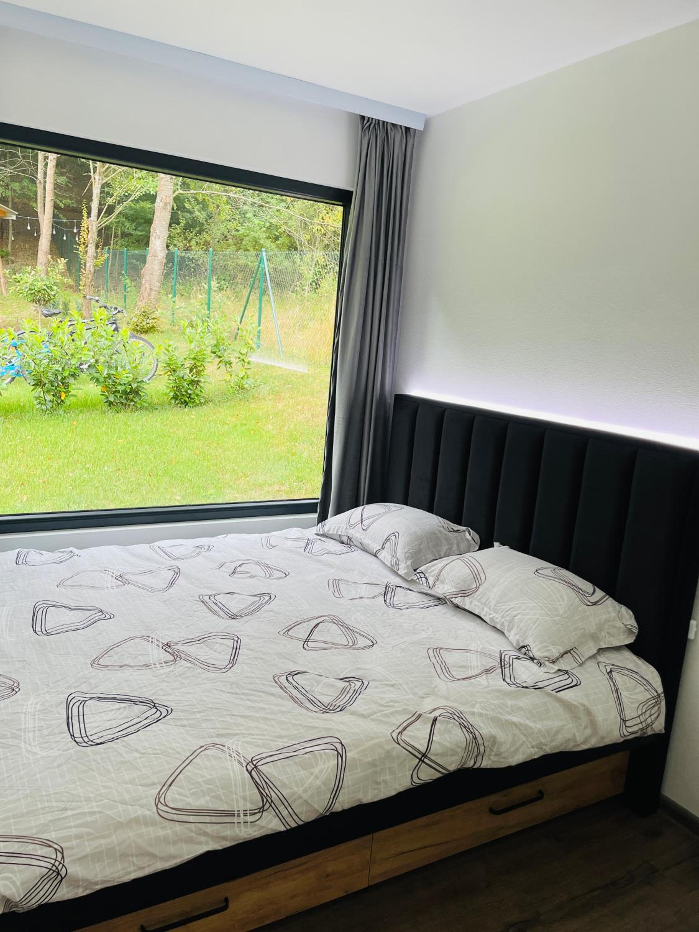 One-Bedroom House photo 1