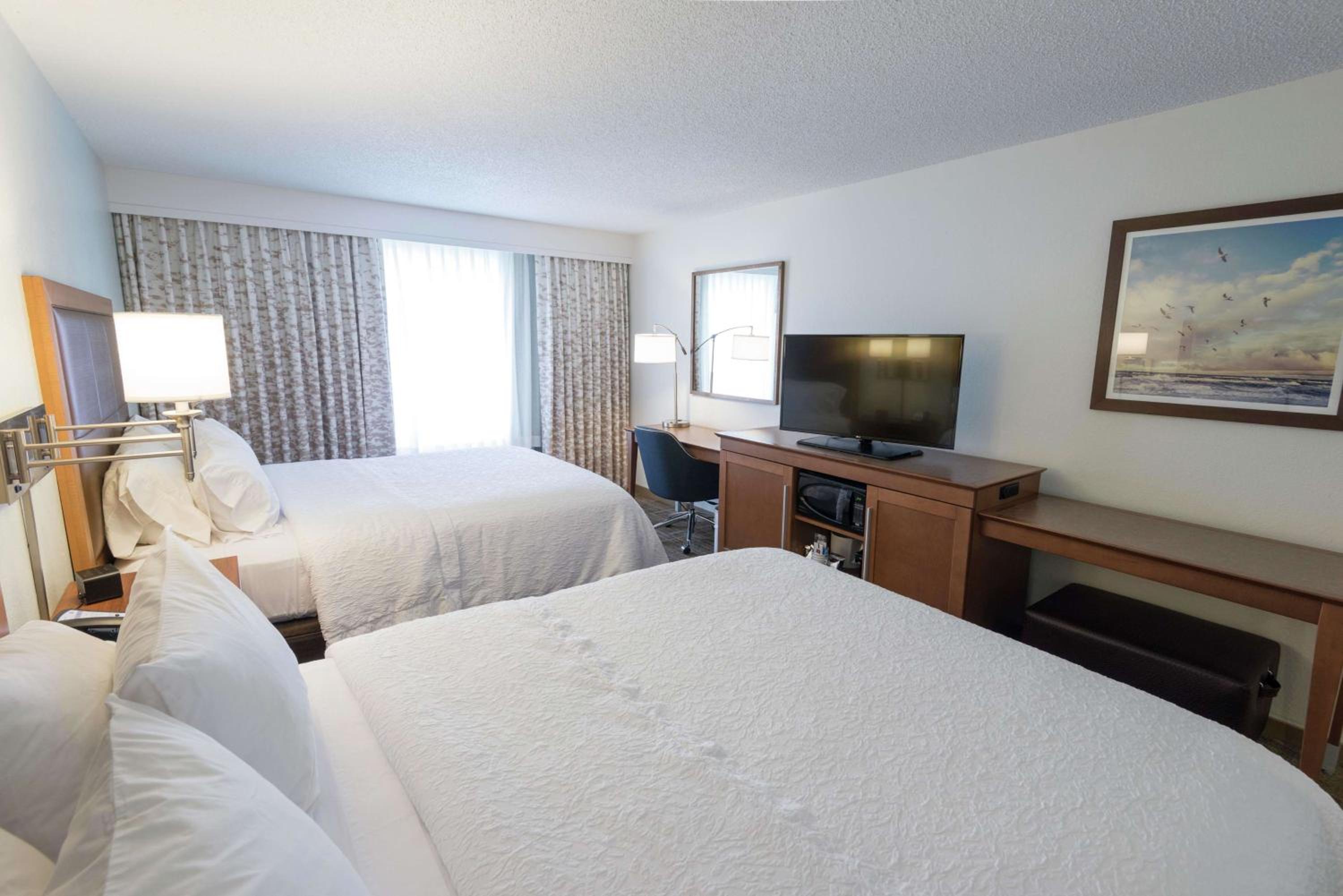 Room with Two Queen Beds - Non-Smoking - Photo 1