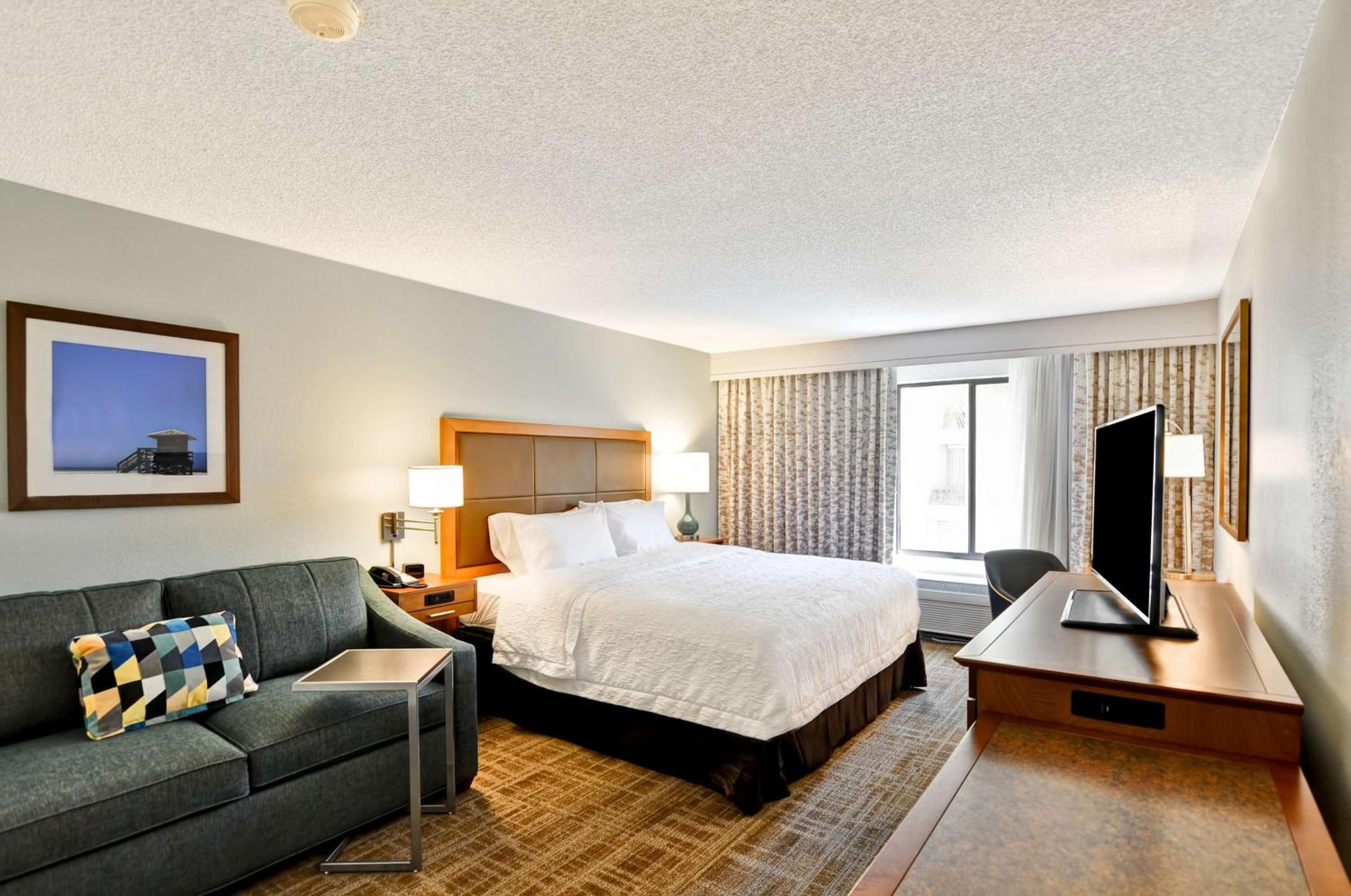 King Room with Sofa Bed and Study - Non-Smoking - Photo 2