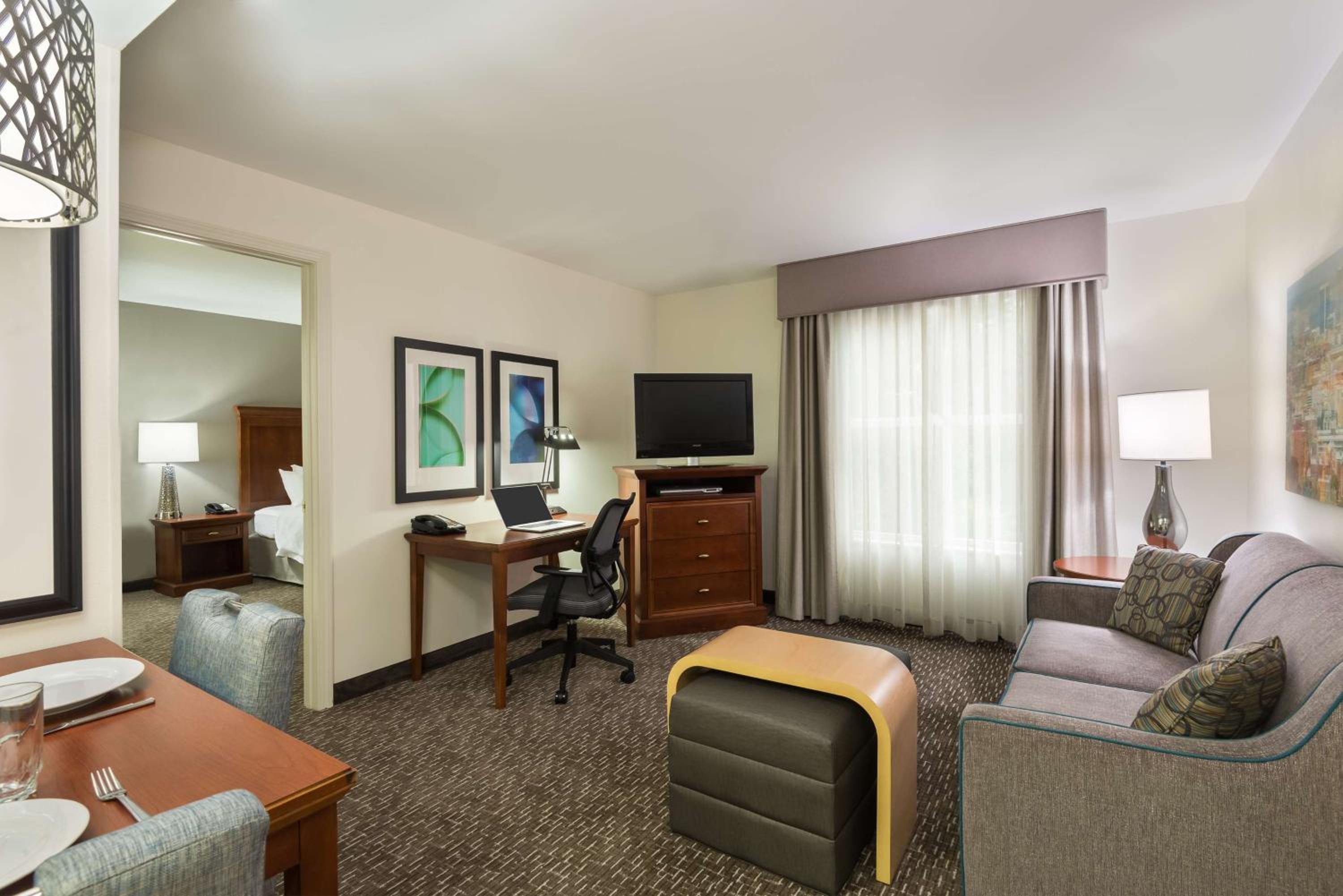King Suite - Mobility Access/Non-Smoking - Photo 4