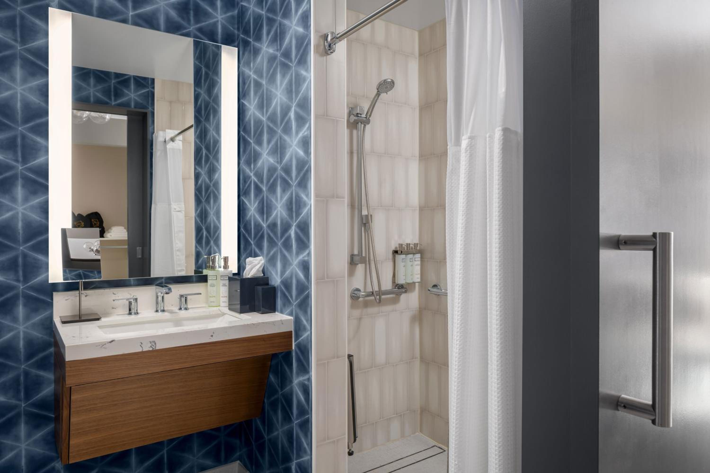 Junior King Suite with Sofa Bed and Roll-in Shower - Mobility Accessible