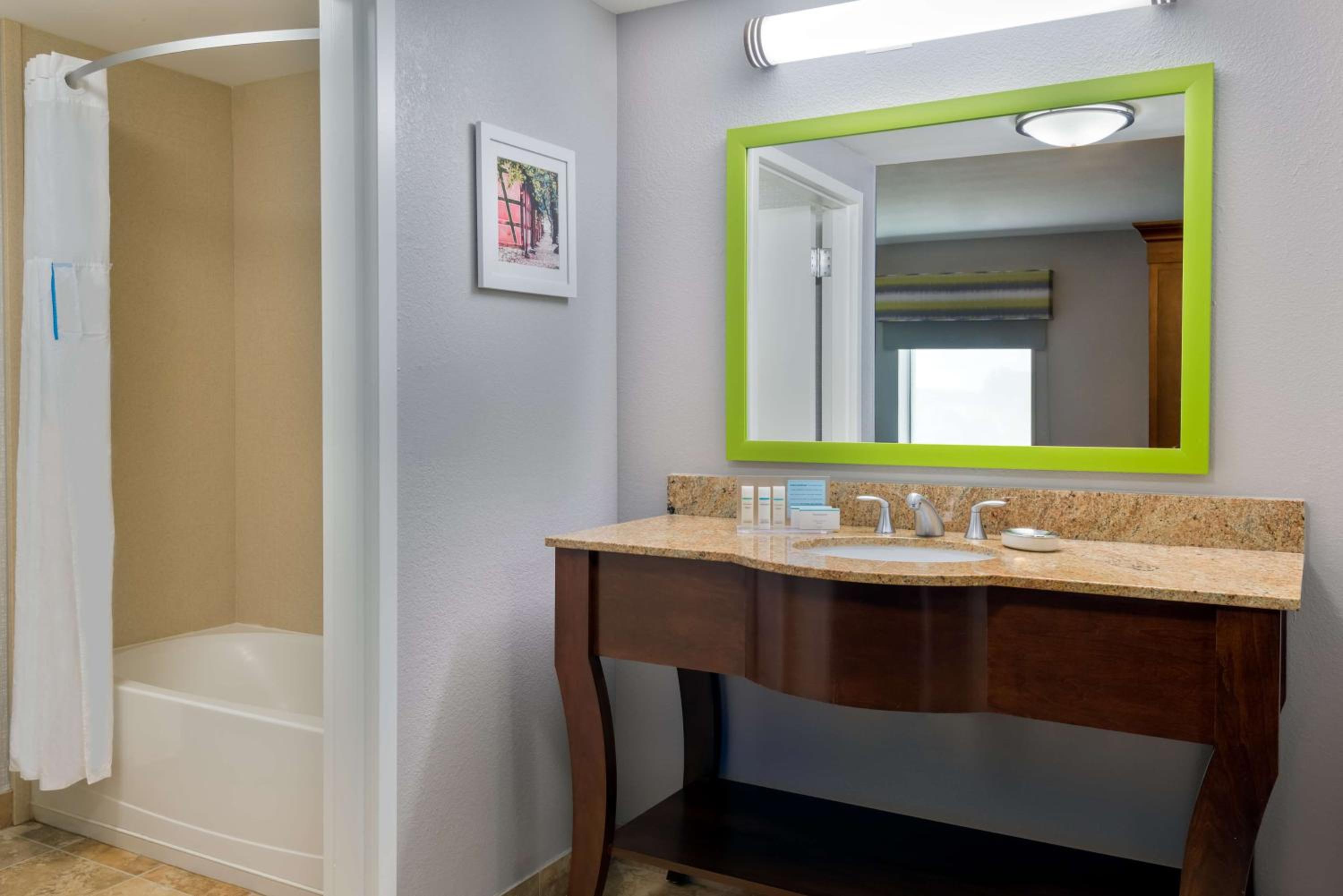 King Studio Suite - Non-Smoking - Photo 5