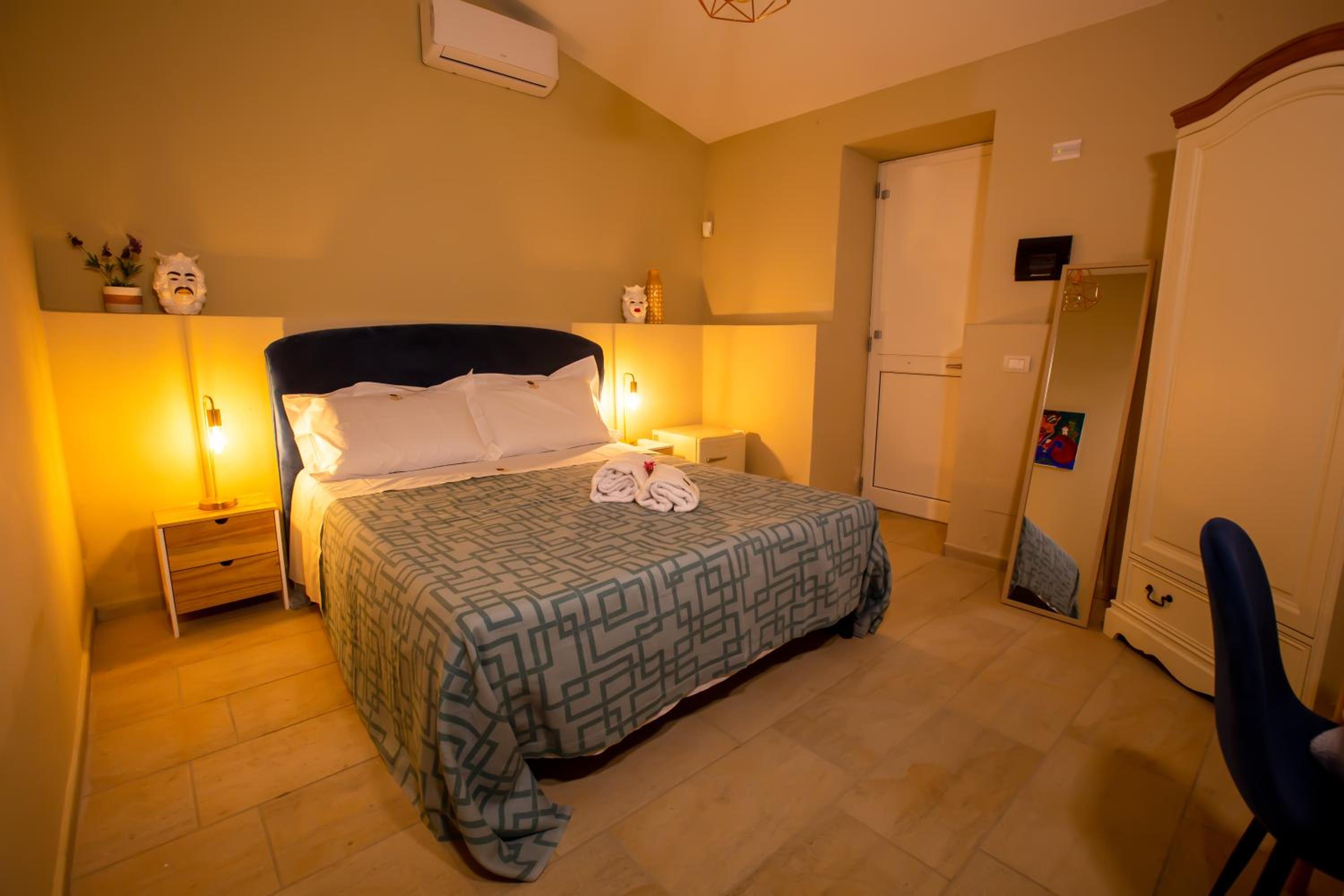 Deluxe King Room