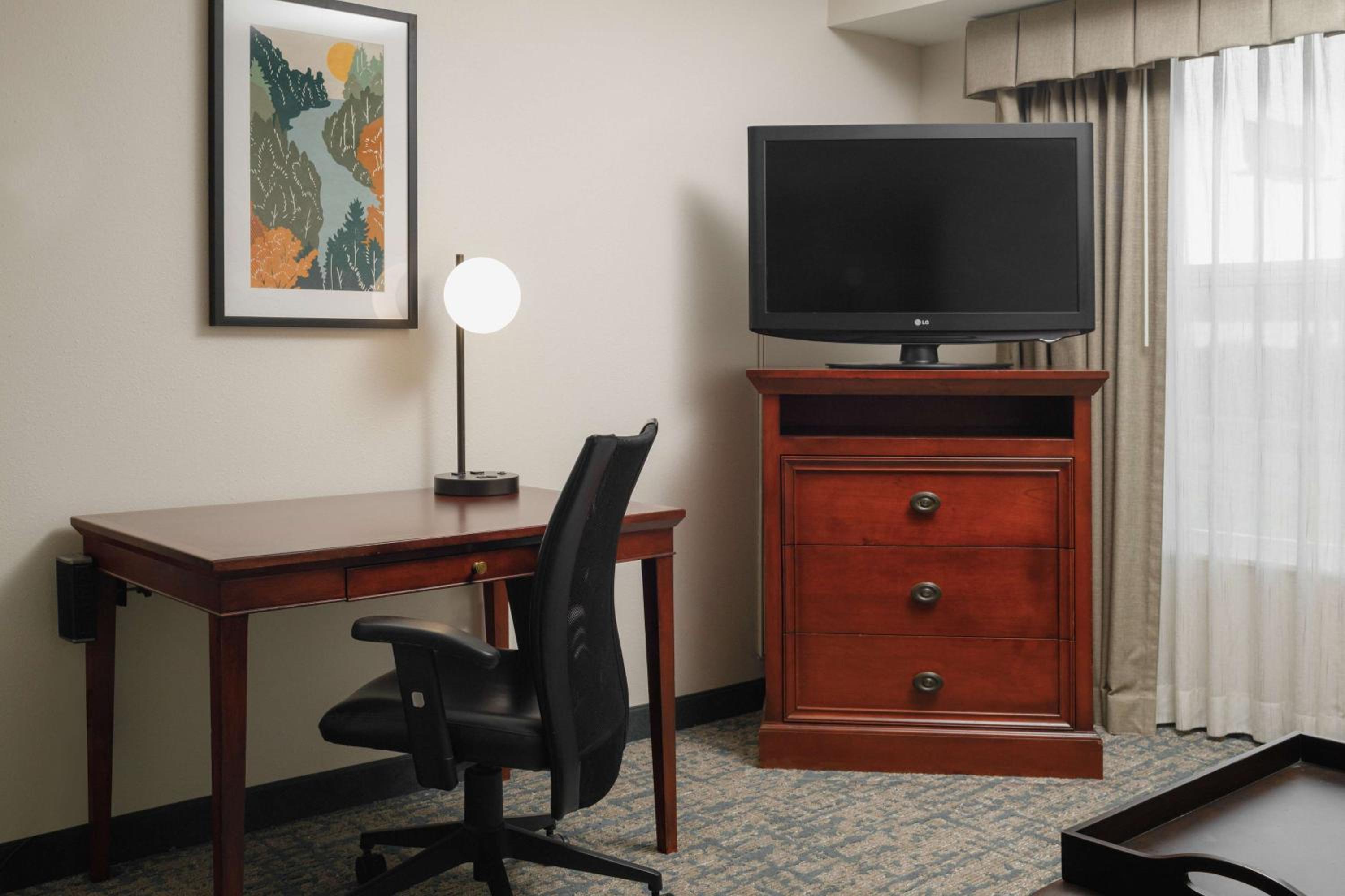 One-Bedroom King Suite - Non-Smoking - Photo 4