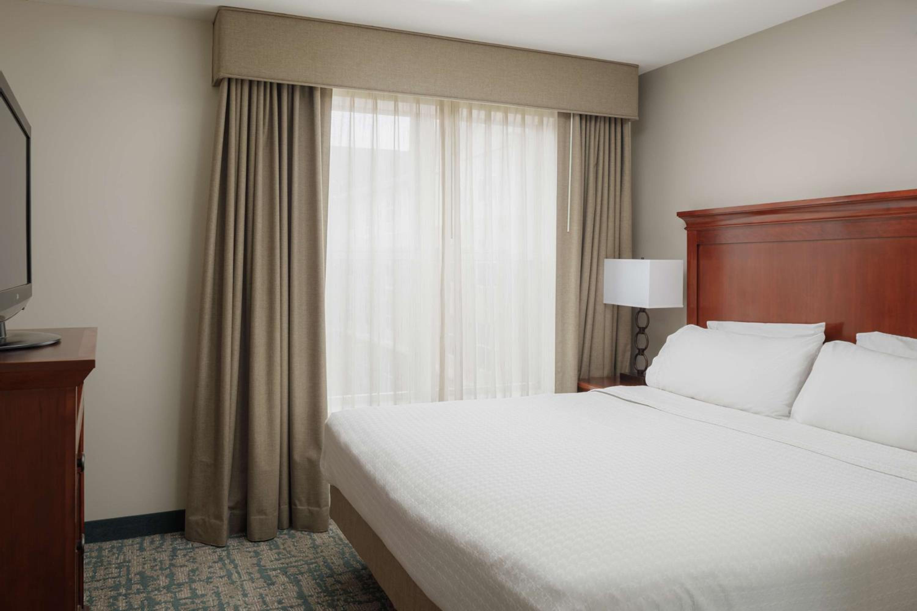One-Bedroom King Suite - Non-Smoking - Photo 1