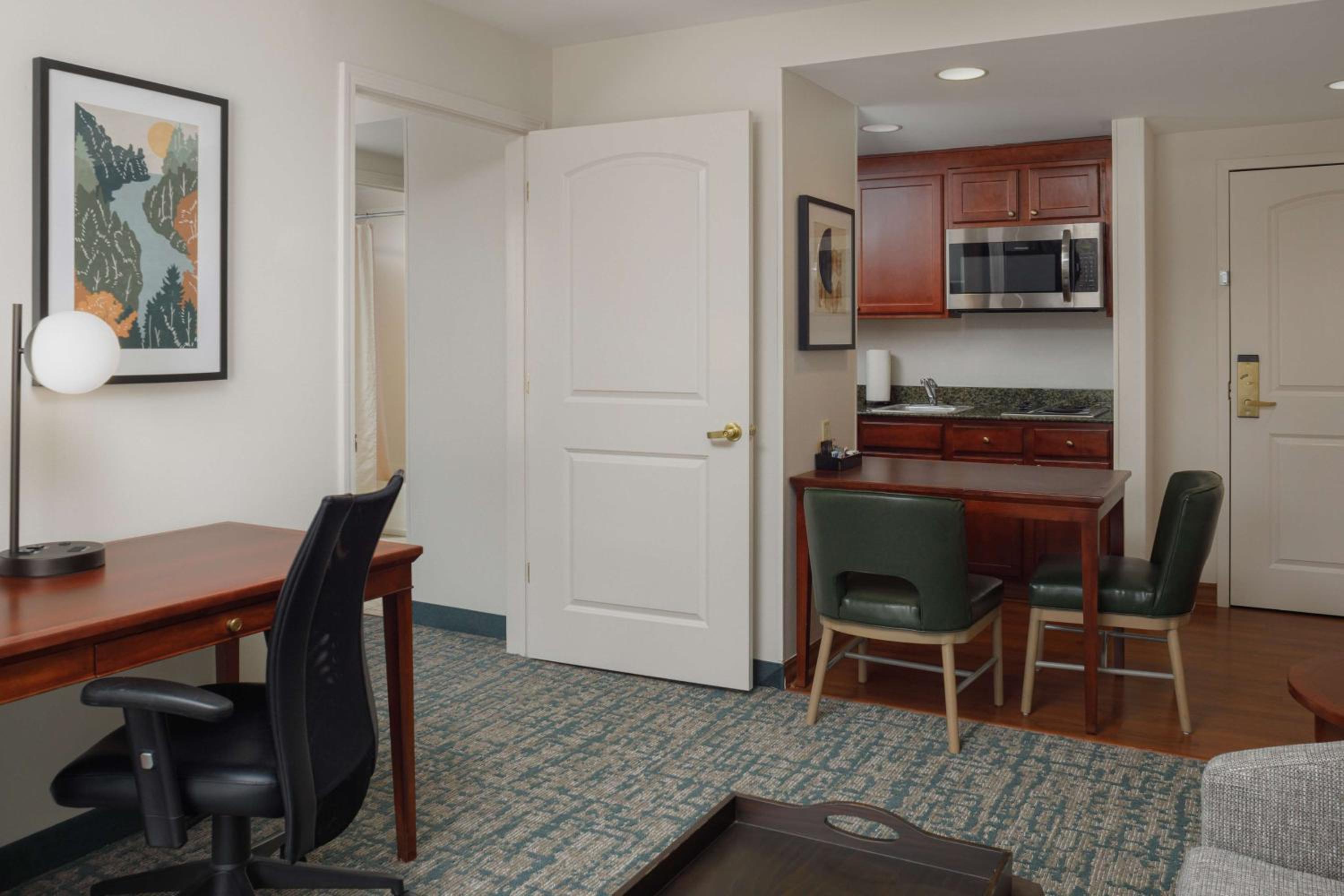 One-Bedroom King Suite - Non-Smoking - Photo 2