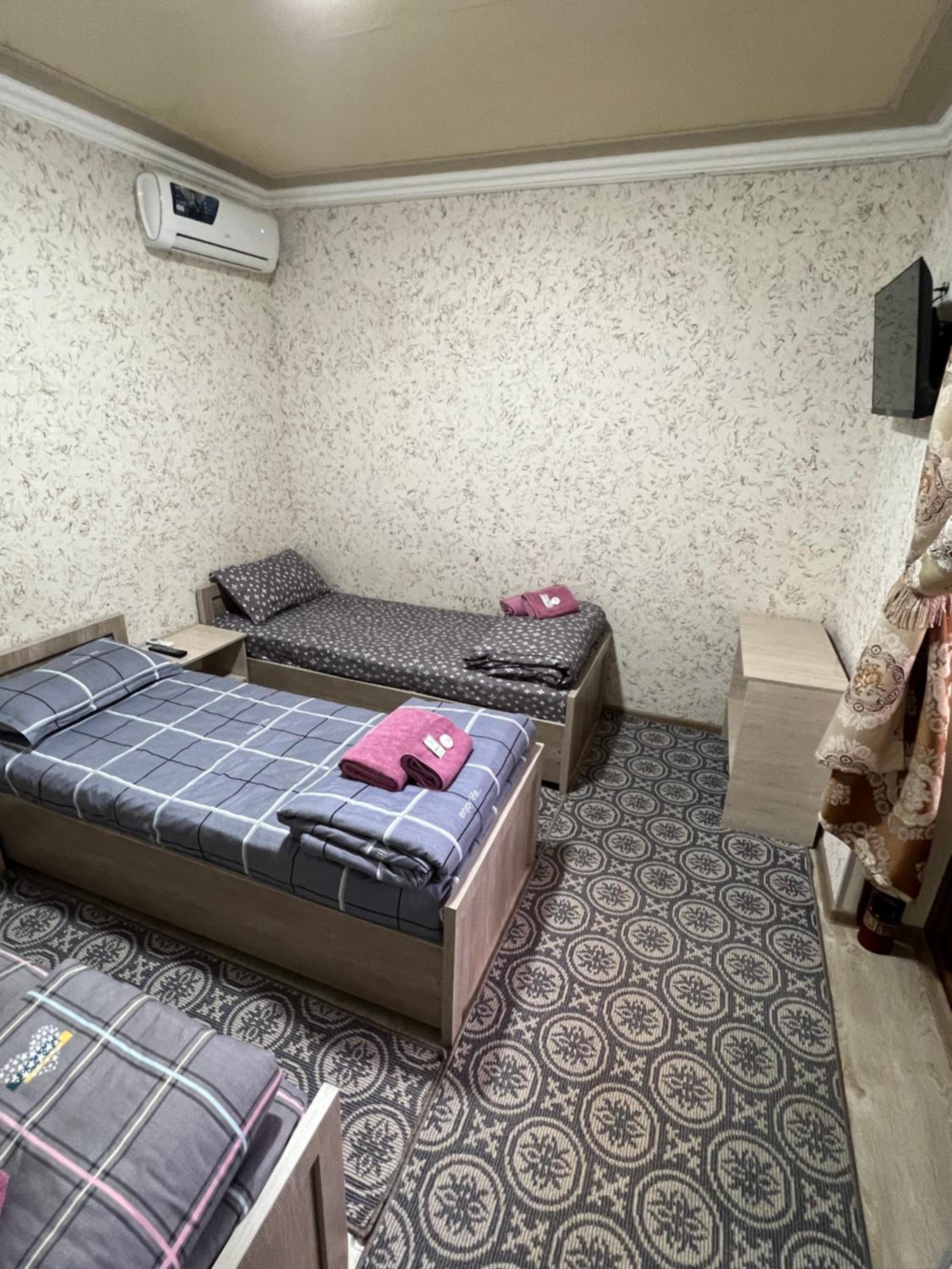 Basic Triple Room with Shared Bathroom