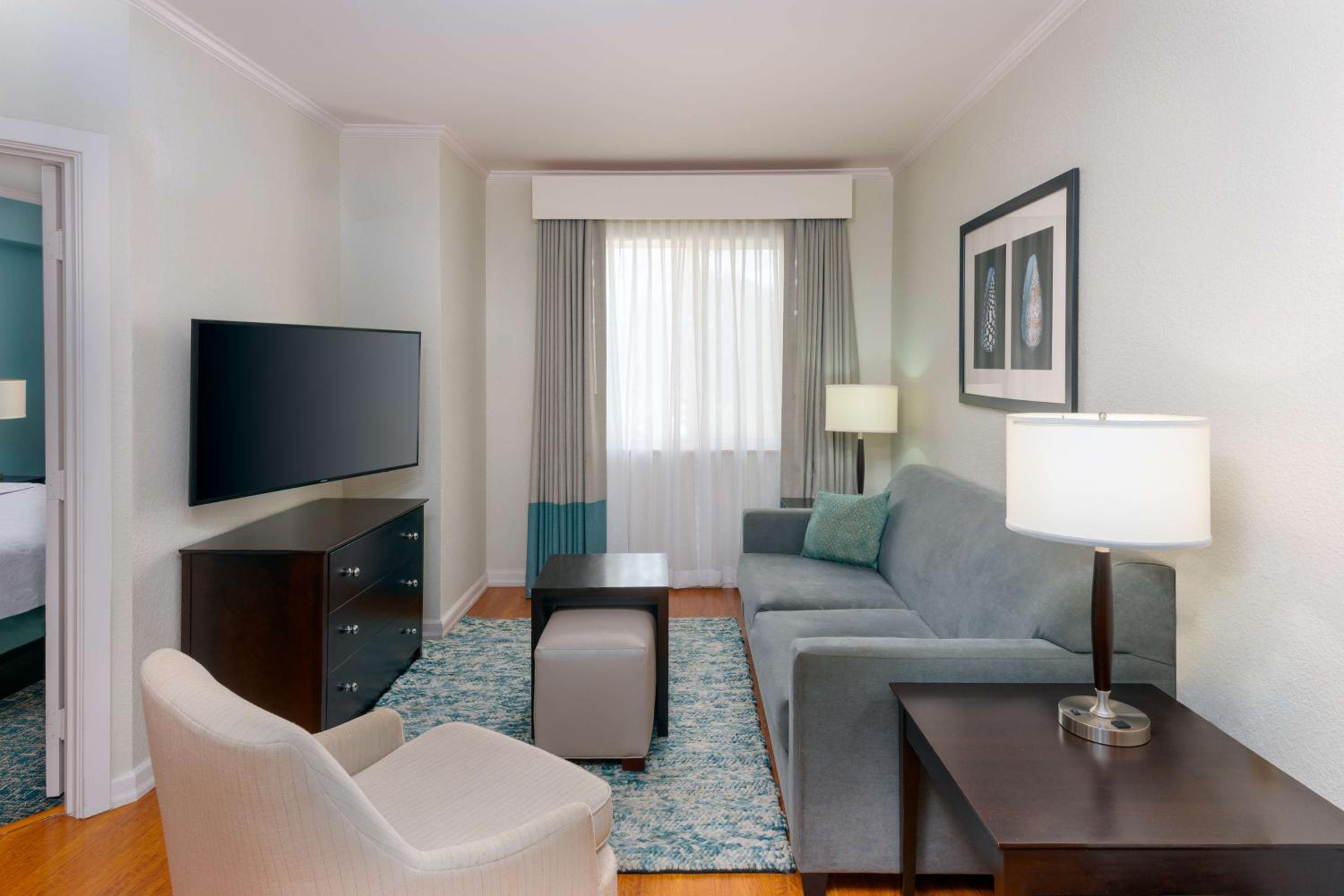 One-Bedroom King Suite - Non-Smoking - Photo 5