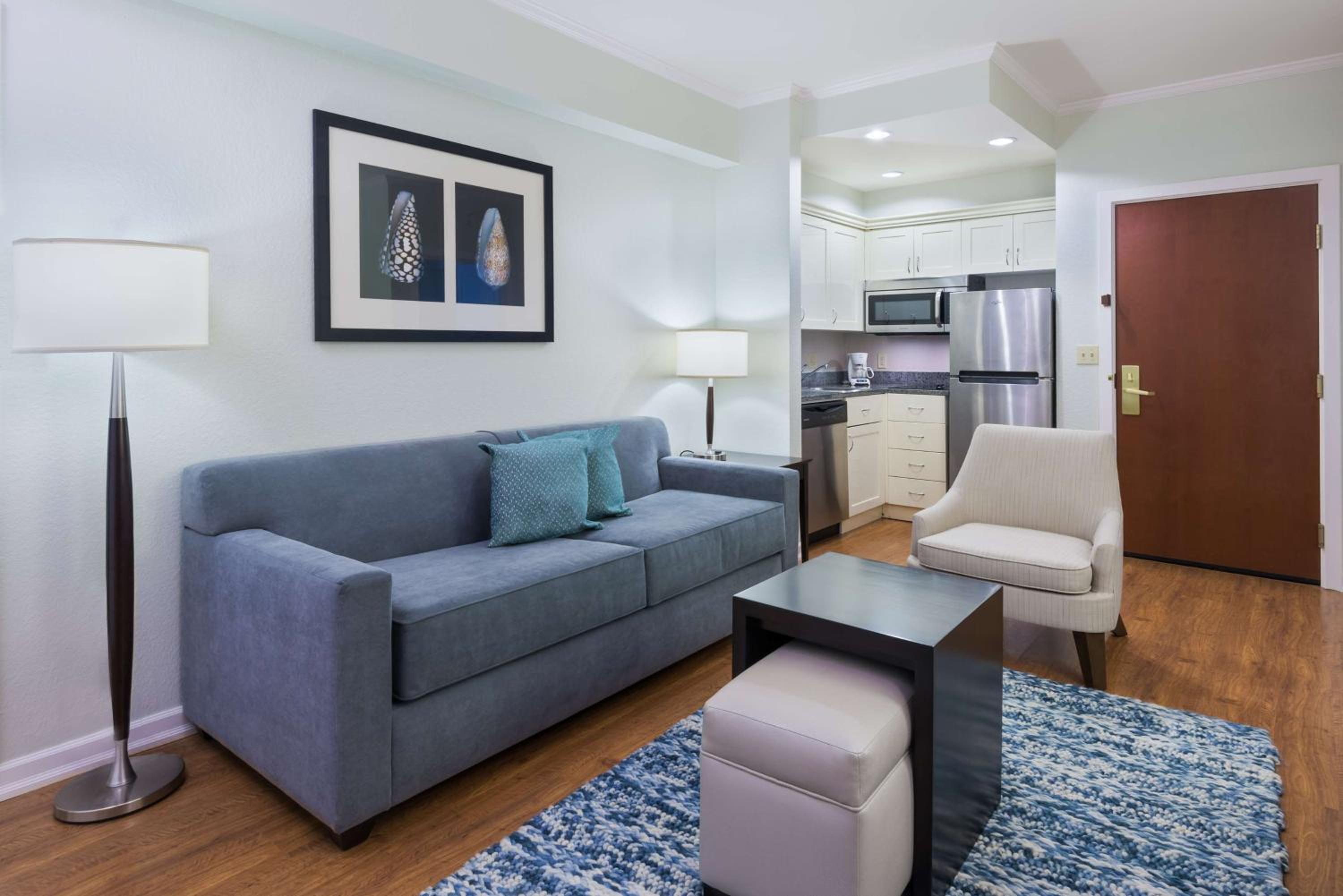 Two-Bedroom Queen Suite - Non-Smoking - Photo 3
