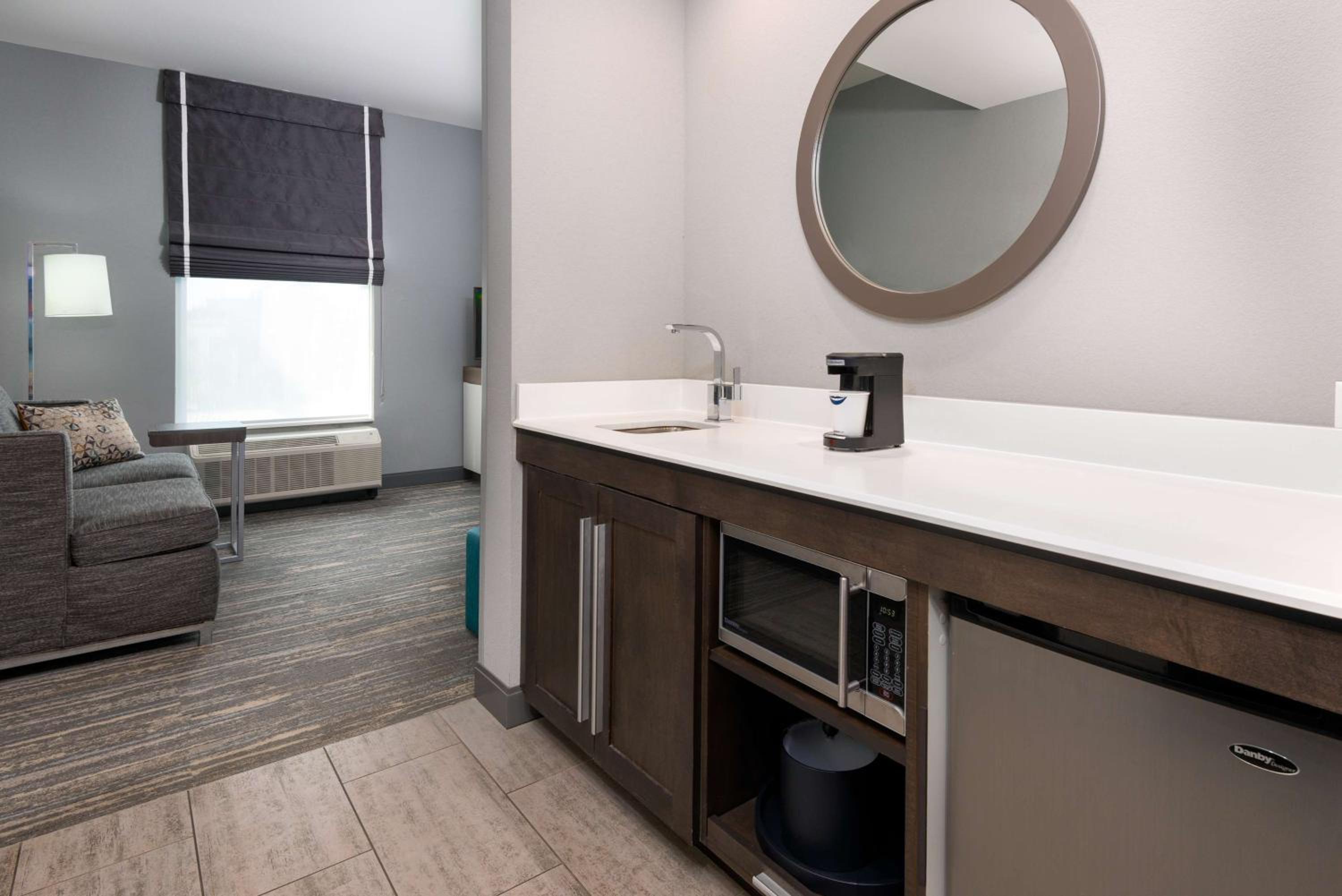 King Studio Suite - Non Smoking photo 3