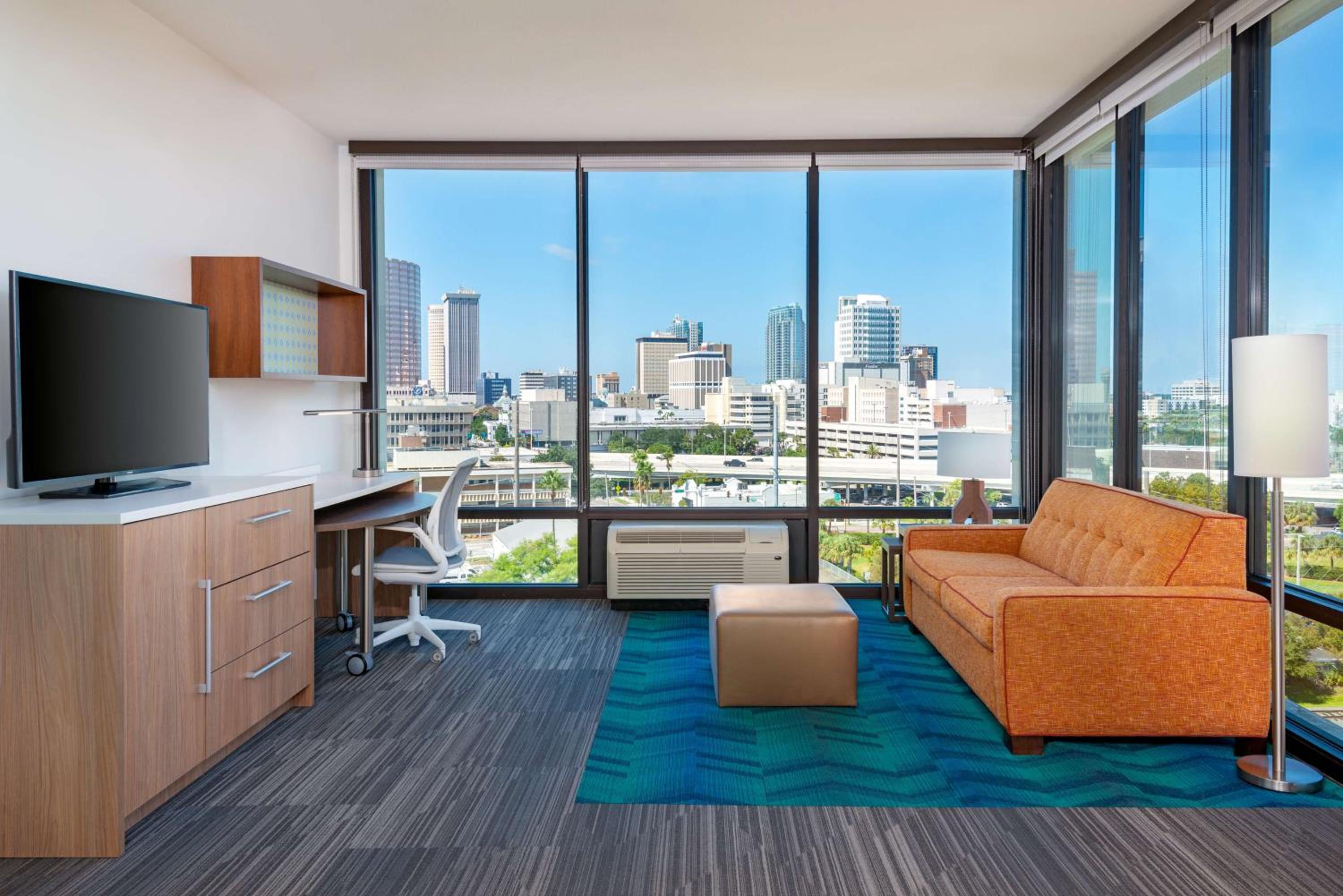 King Corner Suite with View - Photo 1