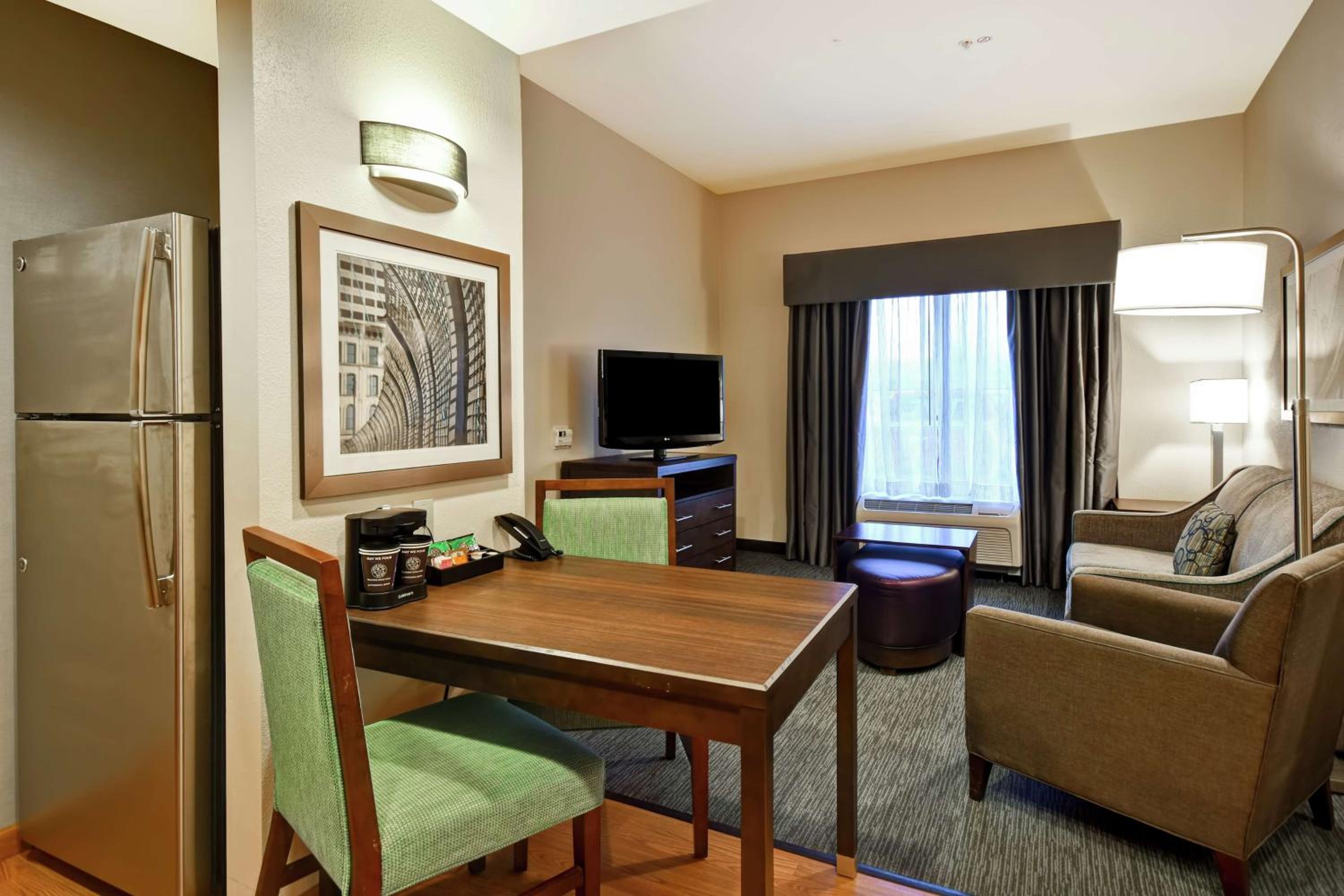 King Suite - Mobility Access/Non-Smoking photo 1