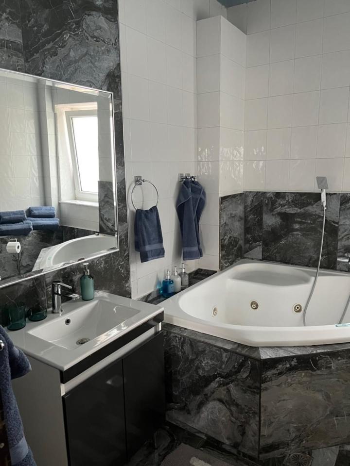 Three-Bedroom Apartment photo 3