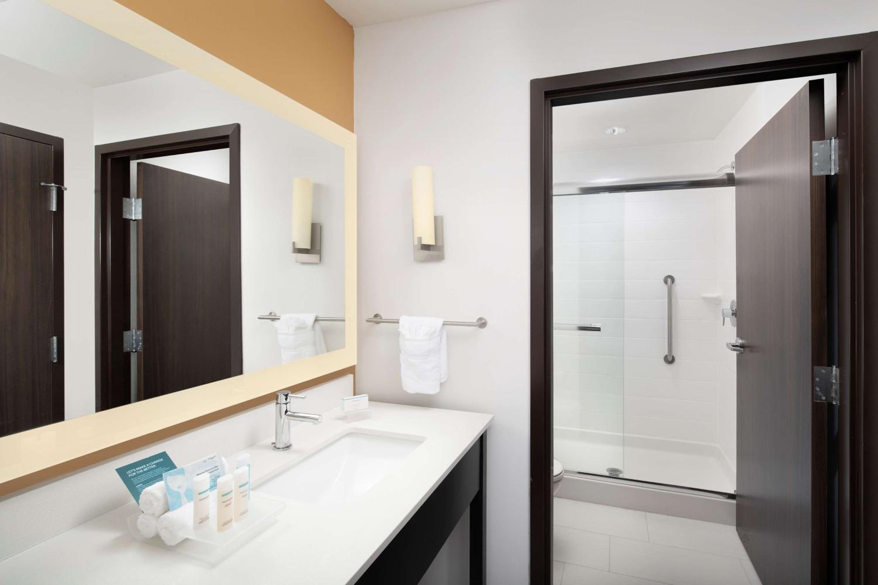 King Studio Suite - Hearing Access/Non-Smoking photo 2