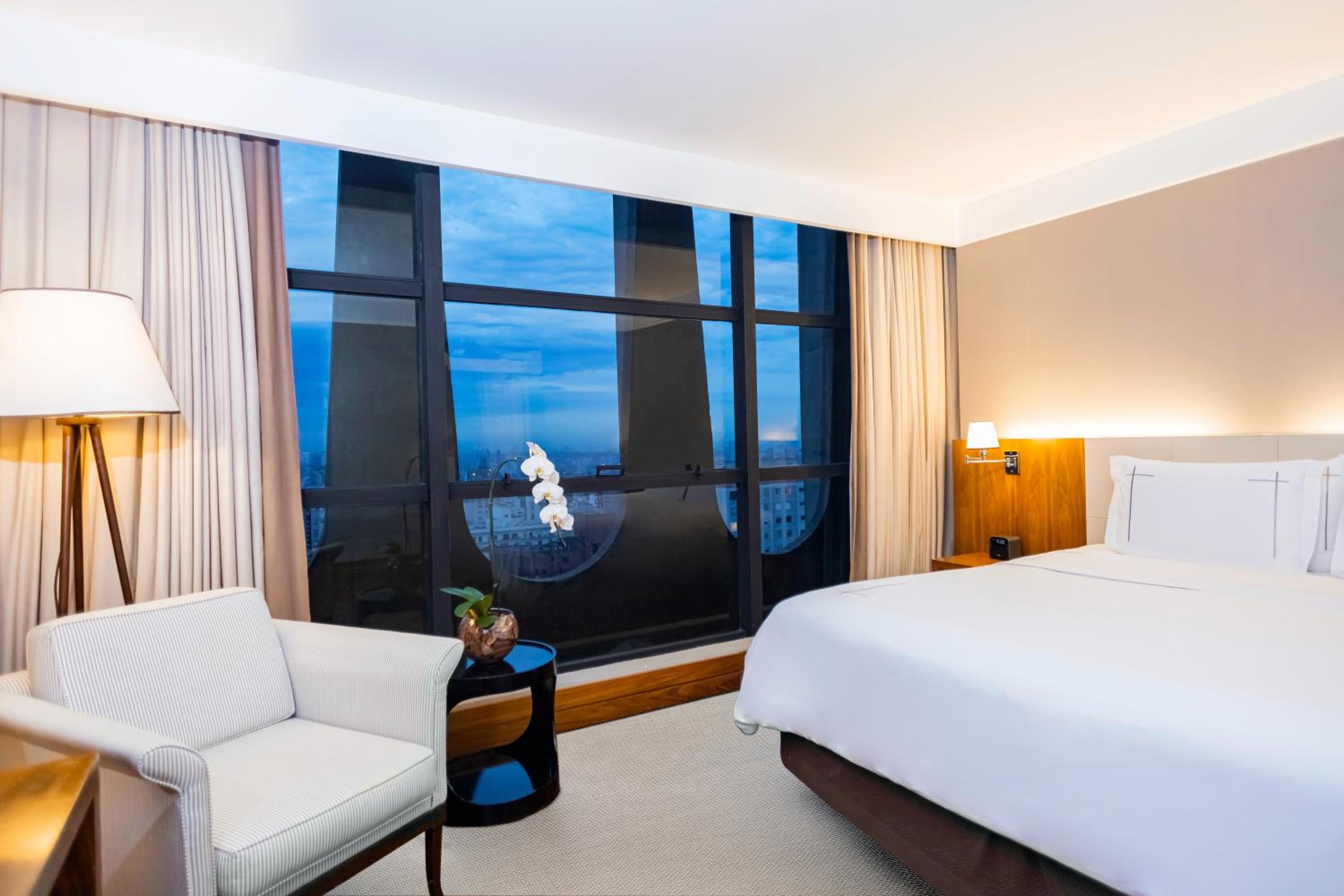 Deluxe Room - Photo 3