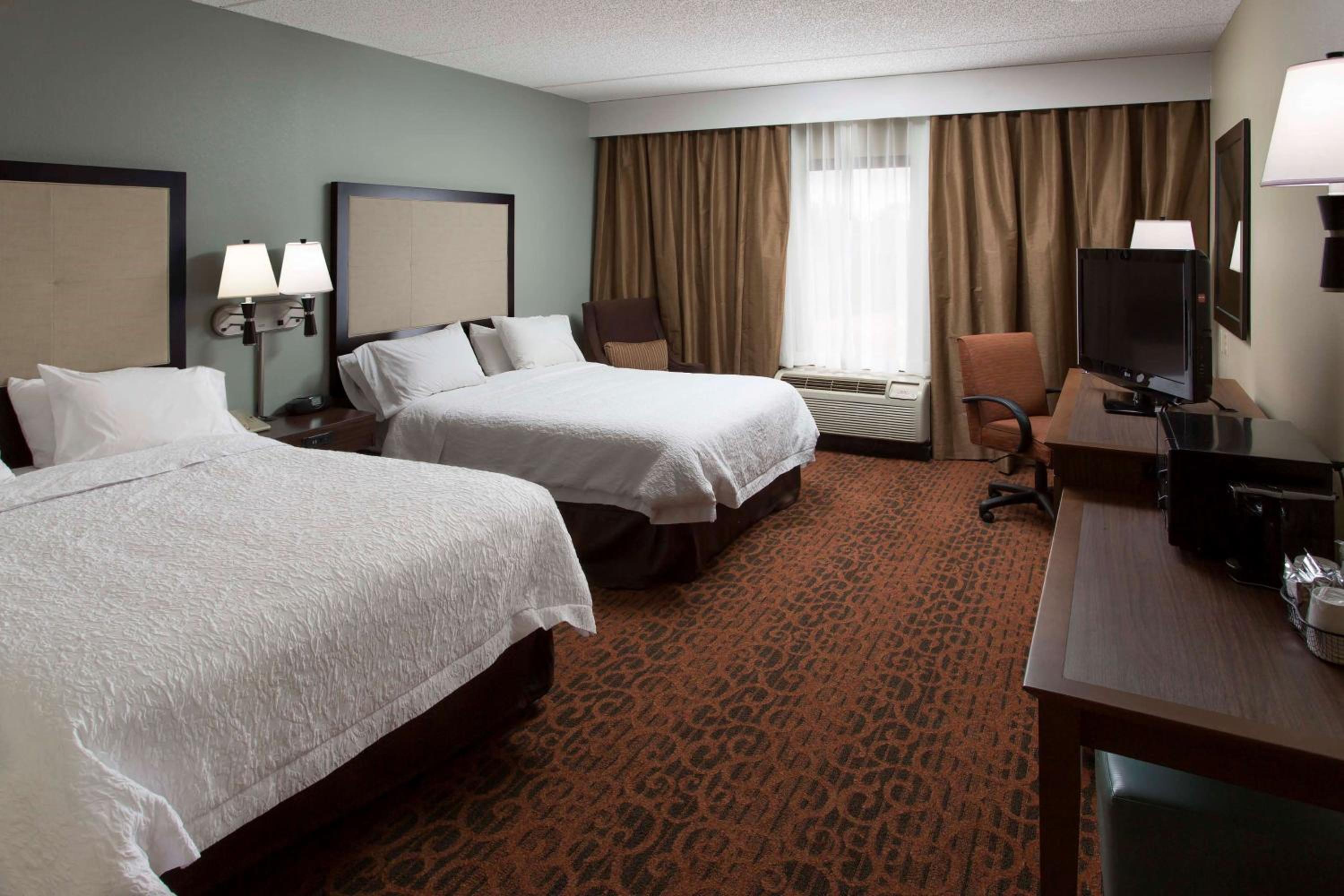 Room with Two Queen Beds - Non-Smoking - Photo 1