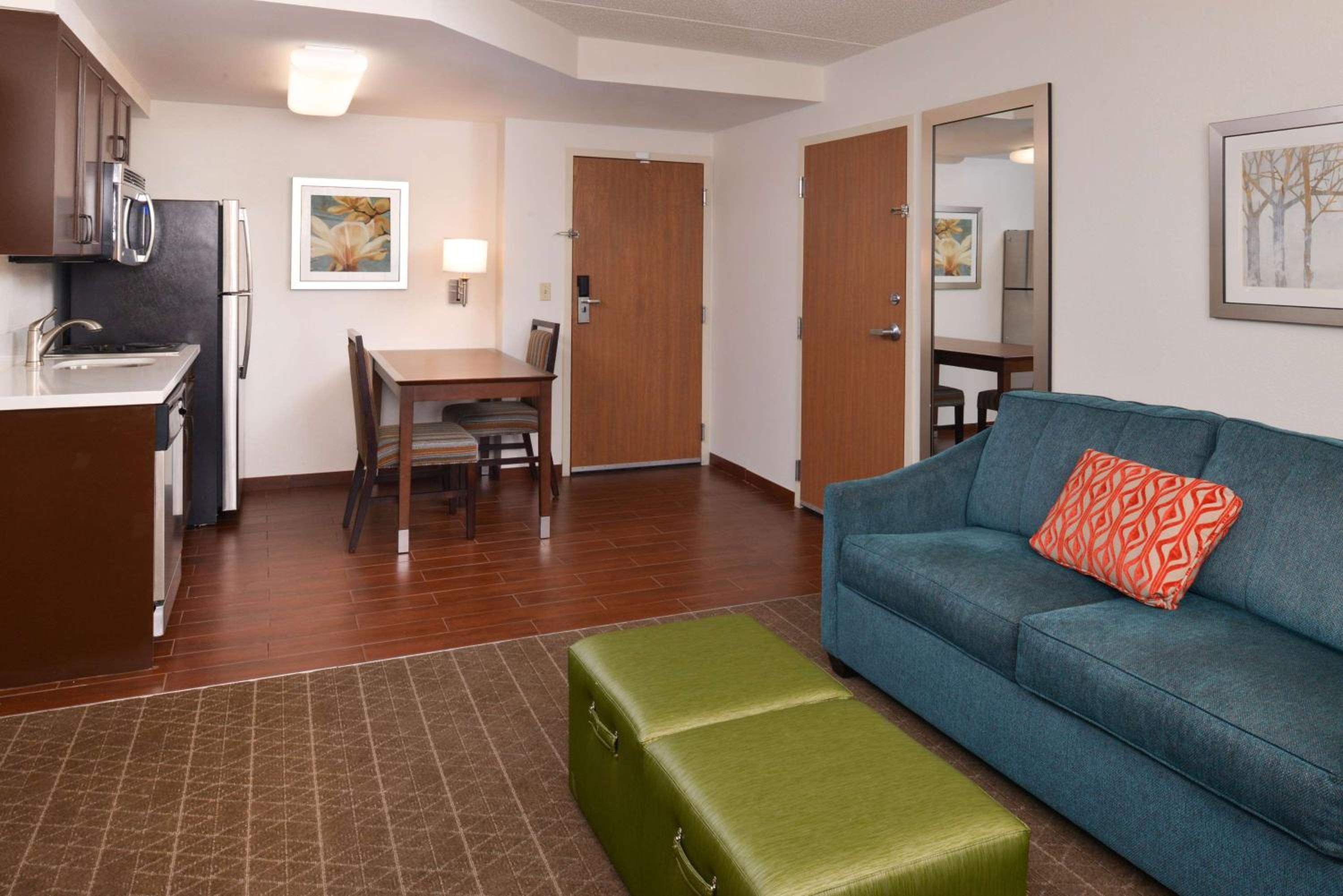 One-Bedroom King Suite with Kitchen - Non-Smoking  - Photo 6