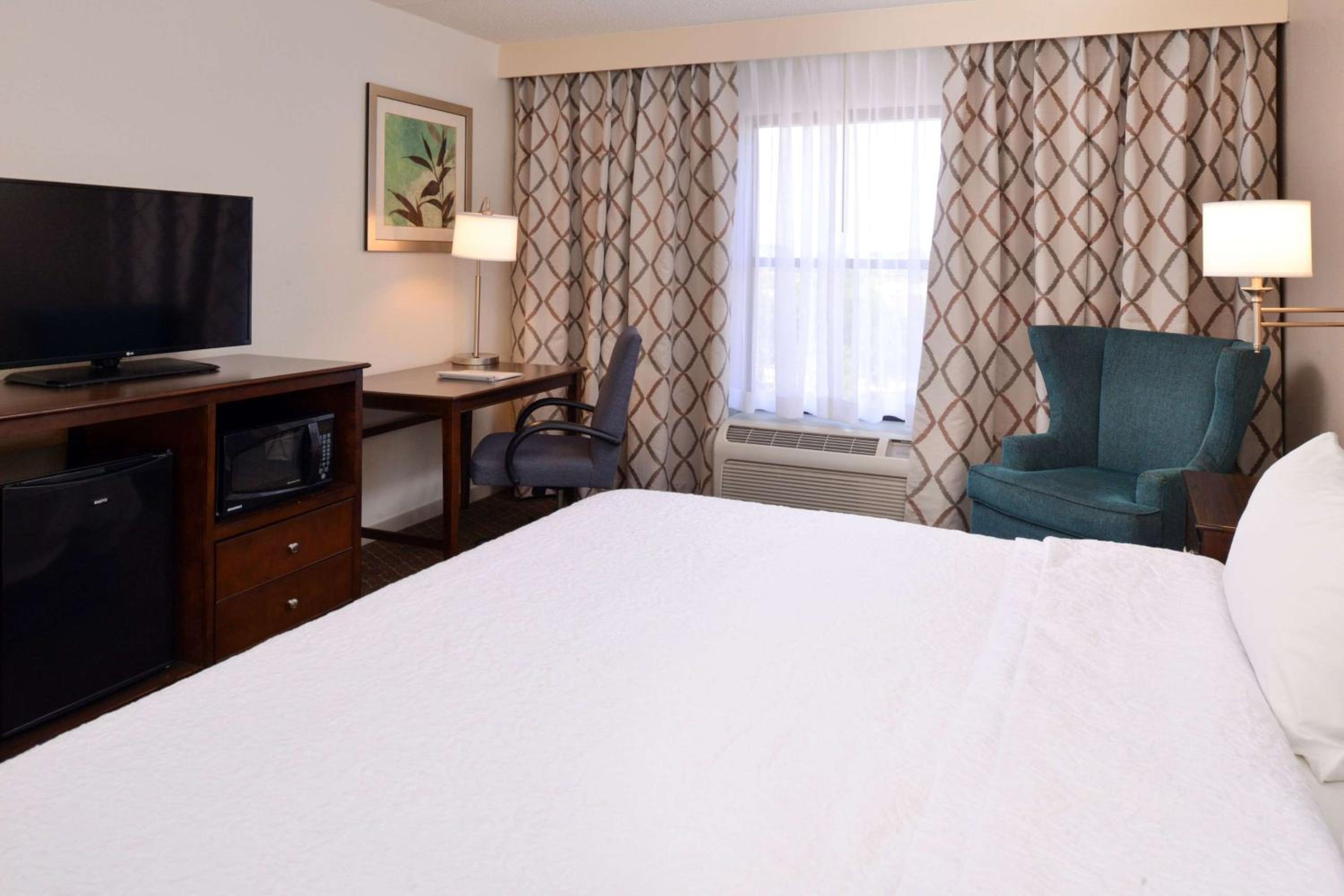 King Room - Mobility Access/Non-Smoking - Photo 4