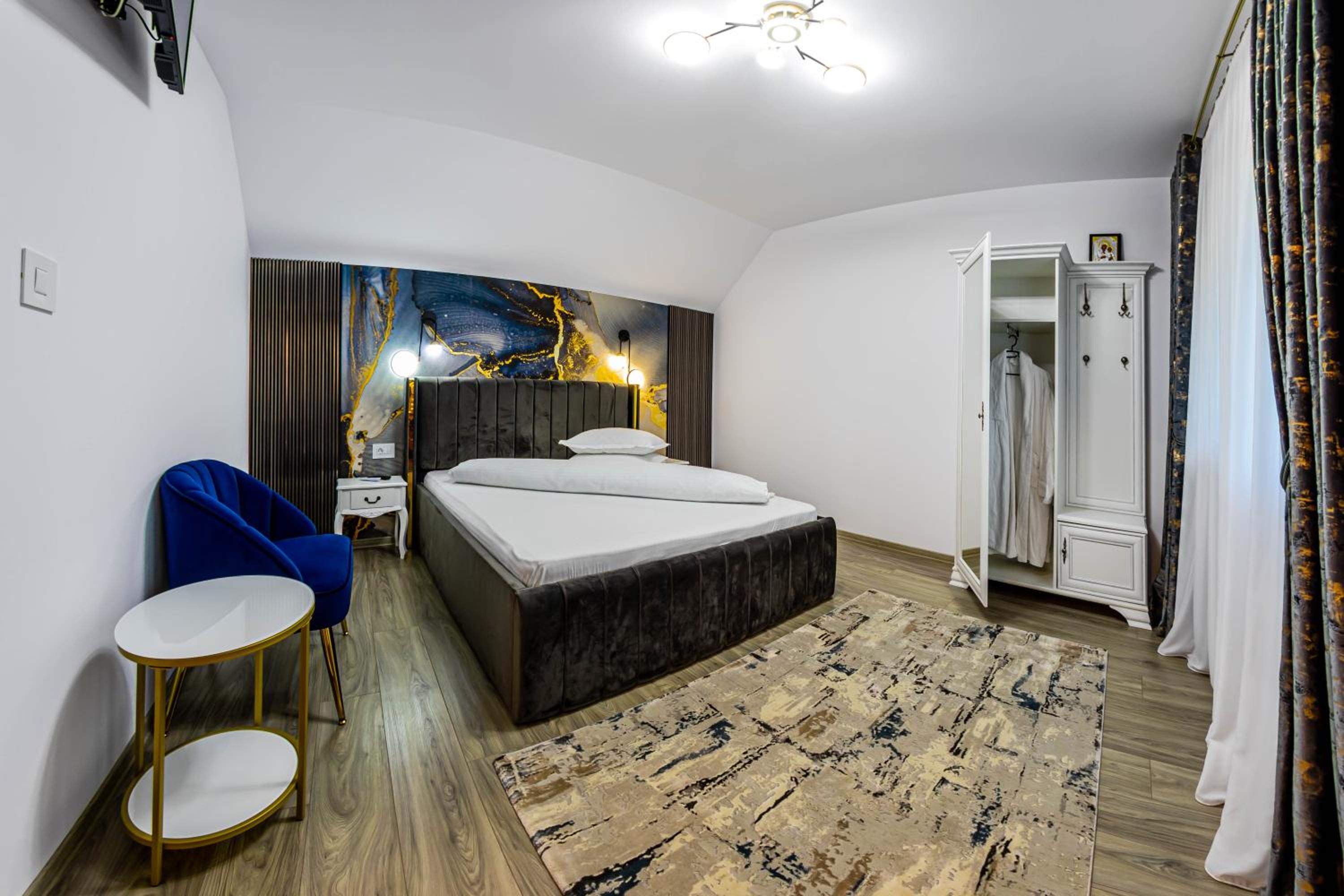 Deluxe Queen Room photo 1