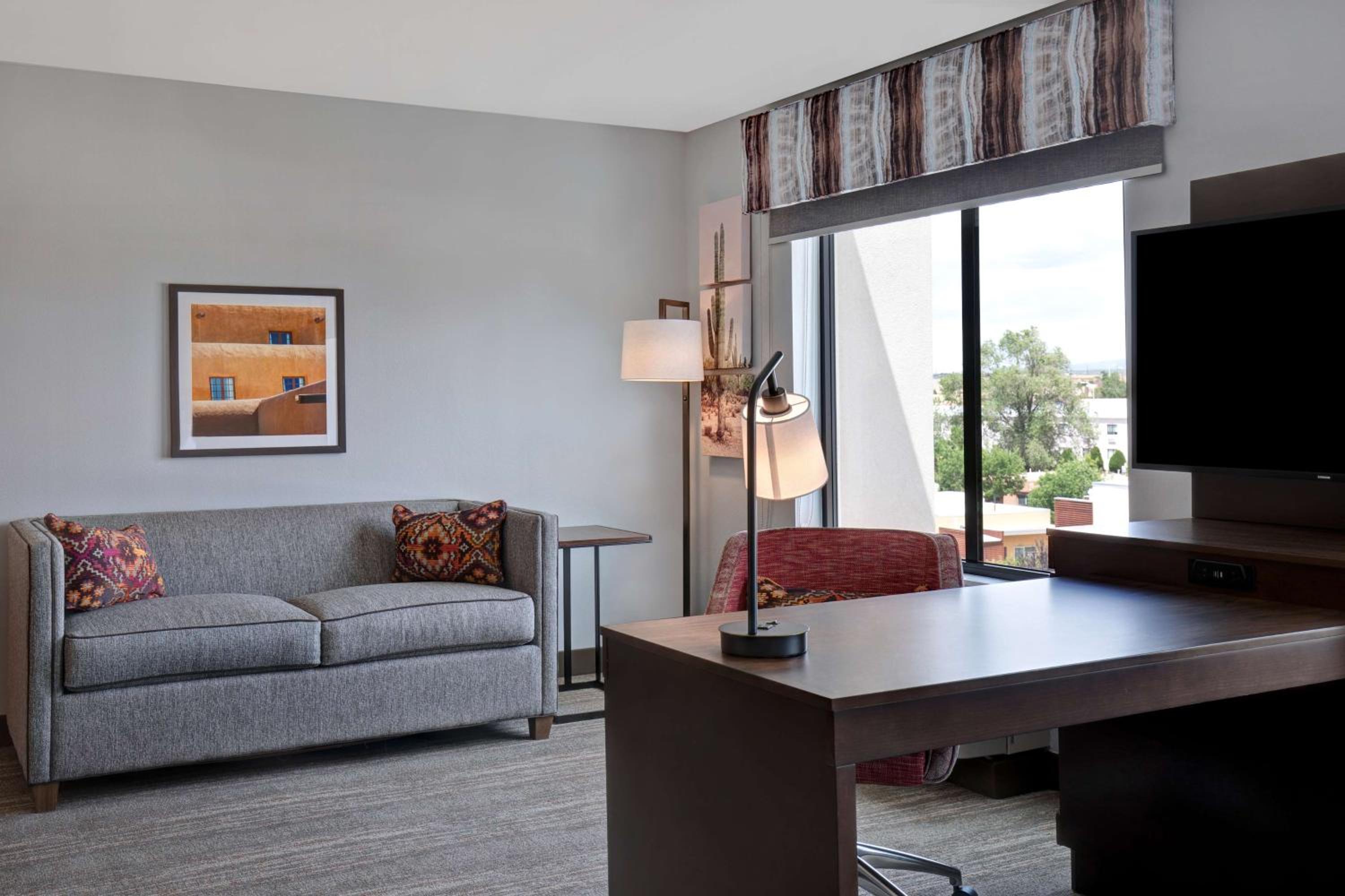 King Studio Suite with Mountain View - Non-Smoking