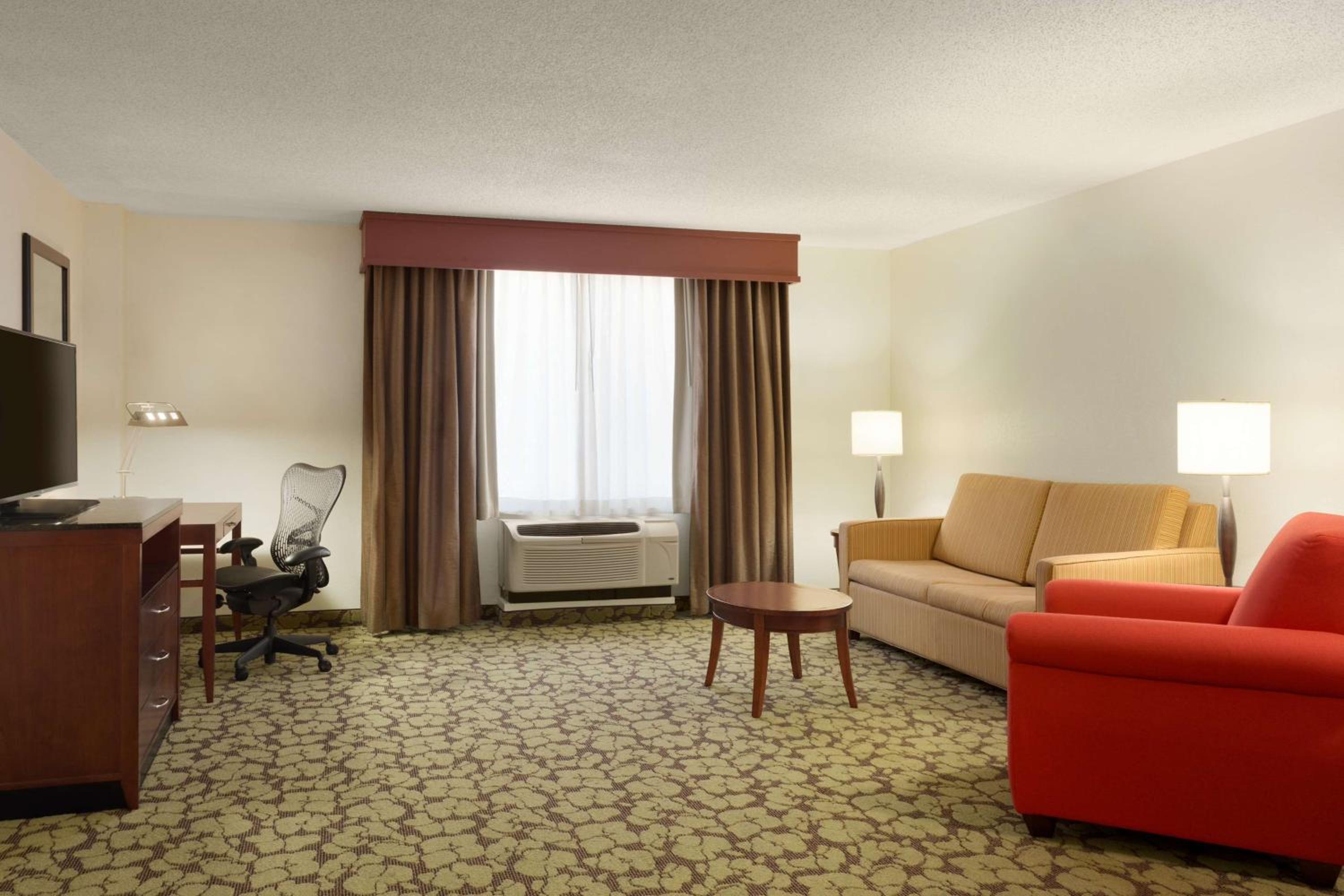 Executive King Suite - Photo 1