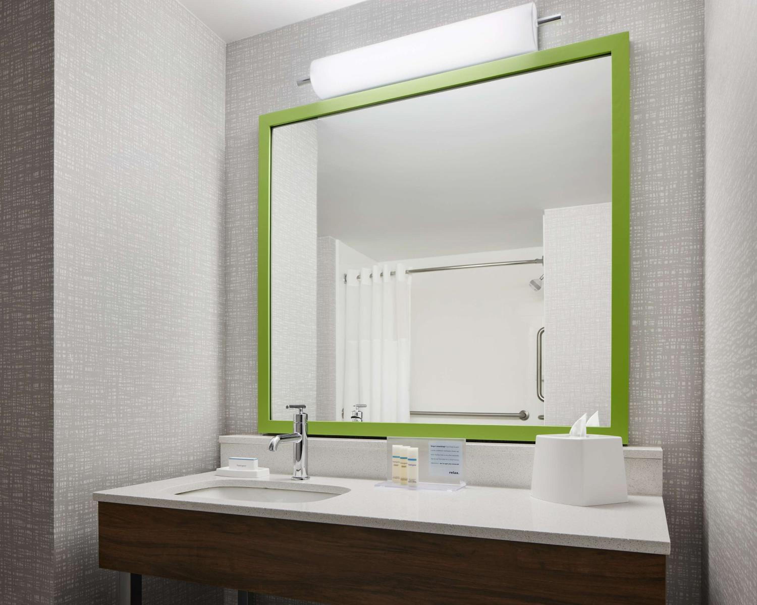 King Room - Mobility Access/Non-Smoking - Photo 3