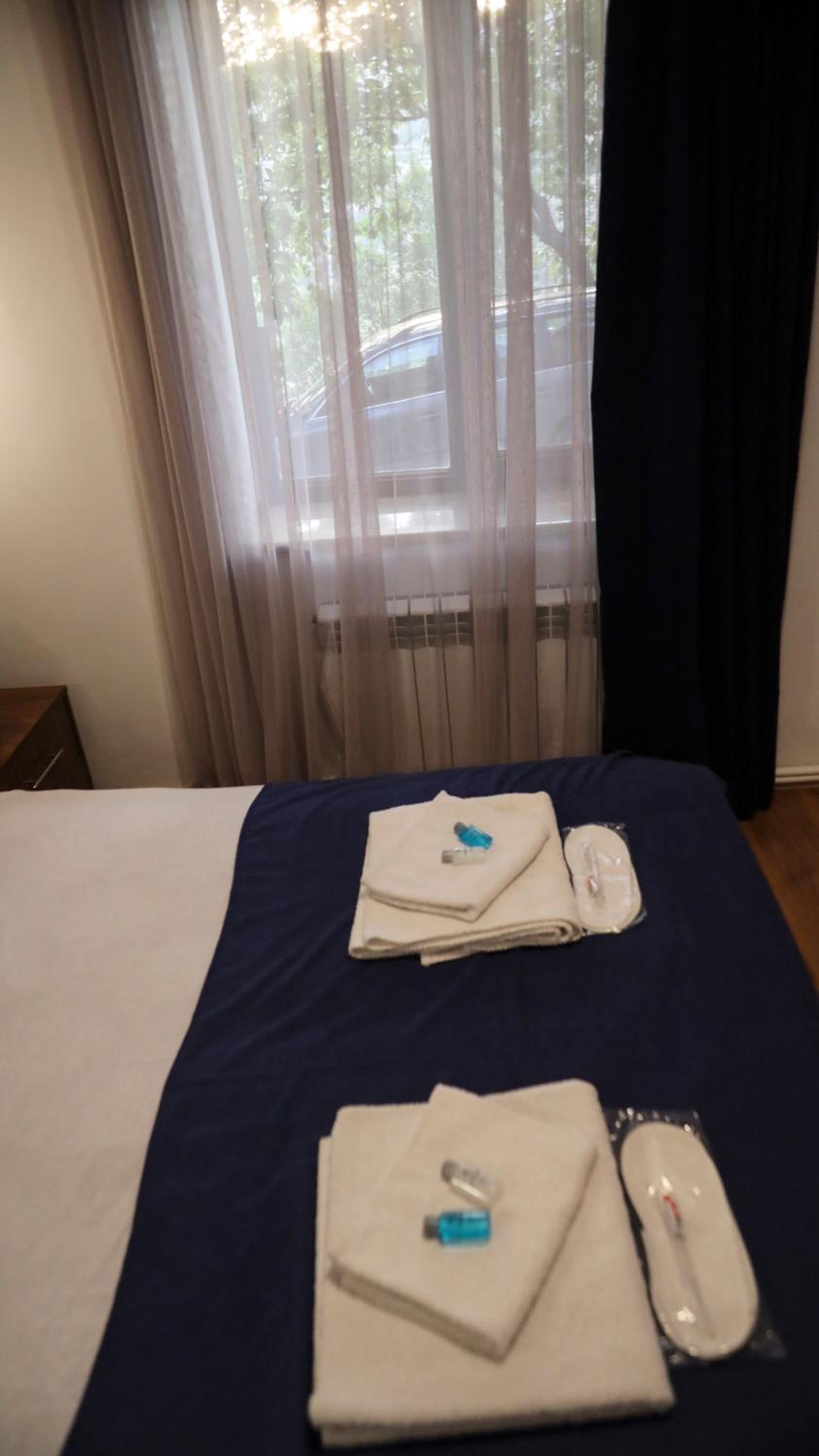 Double Room with Private Bathroom photo 2