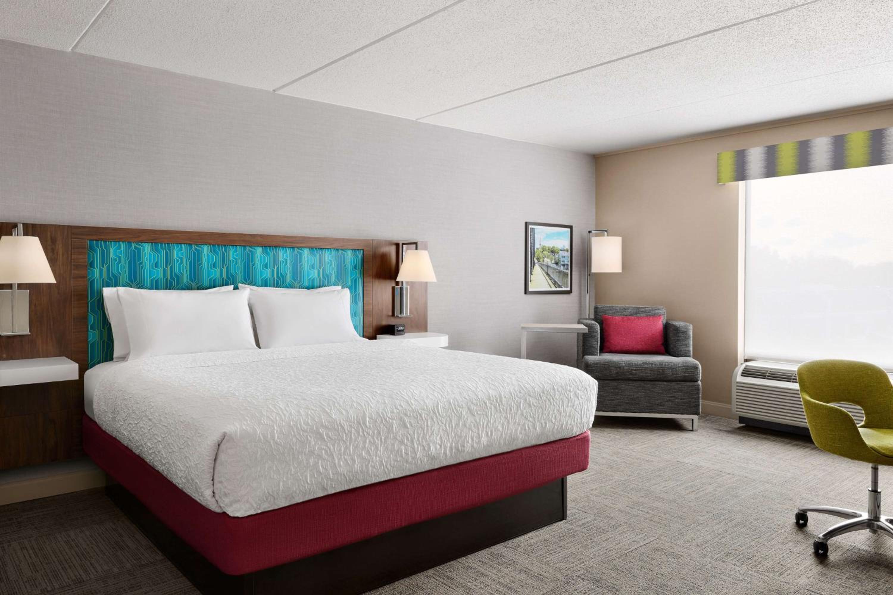 King Room - Mobility Access/Non-Smoking - Photo 4